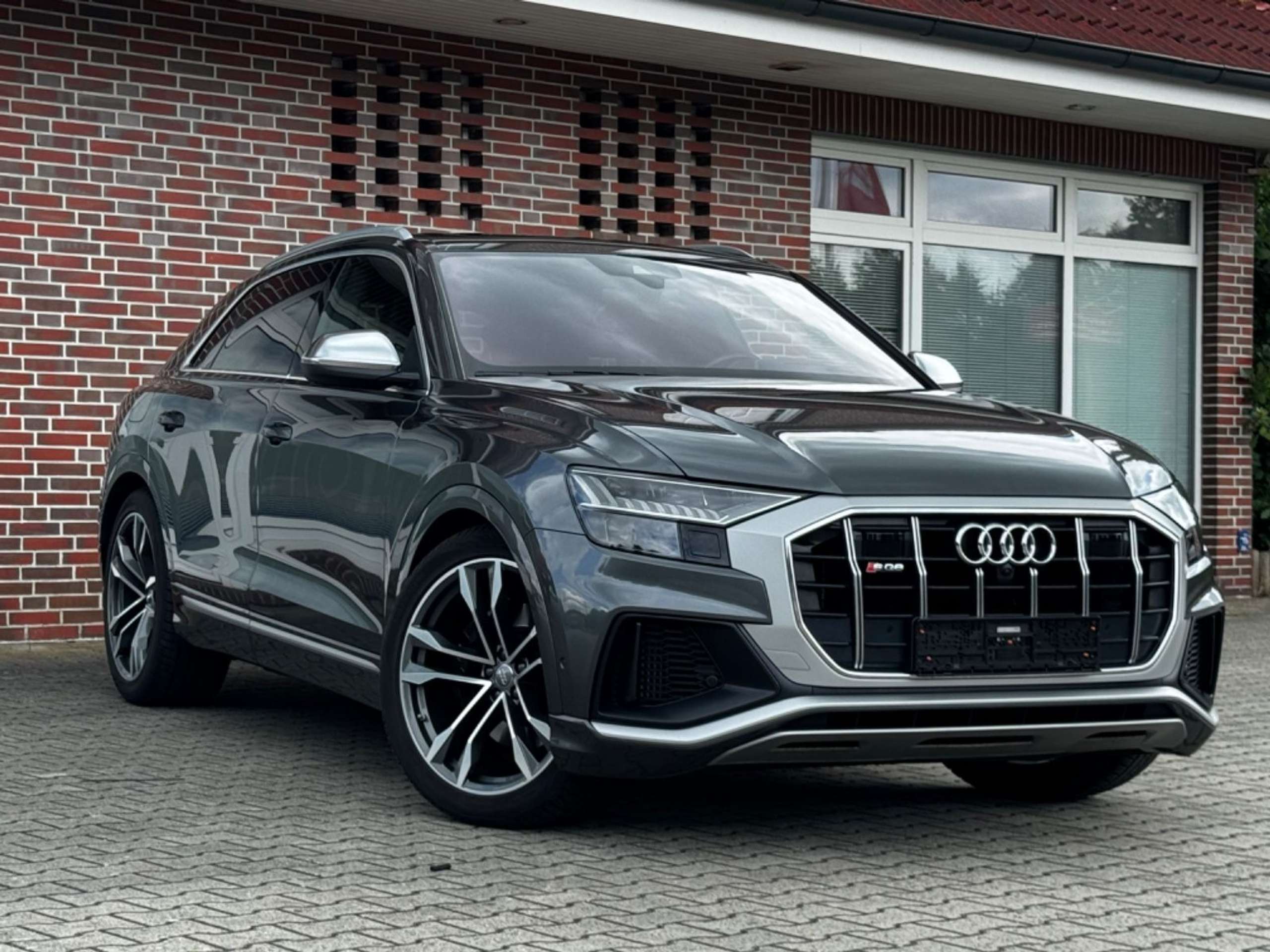 Audi - SQ8