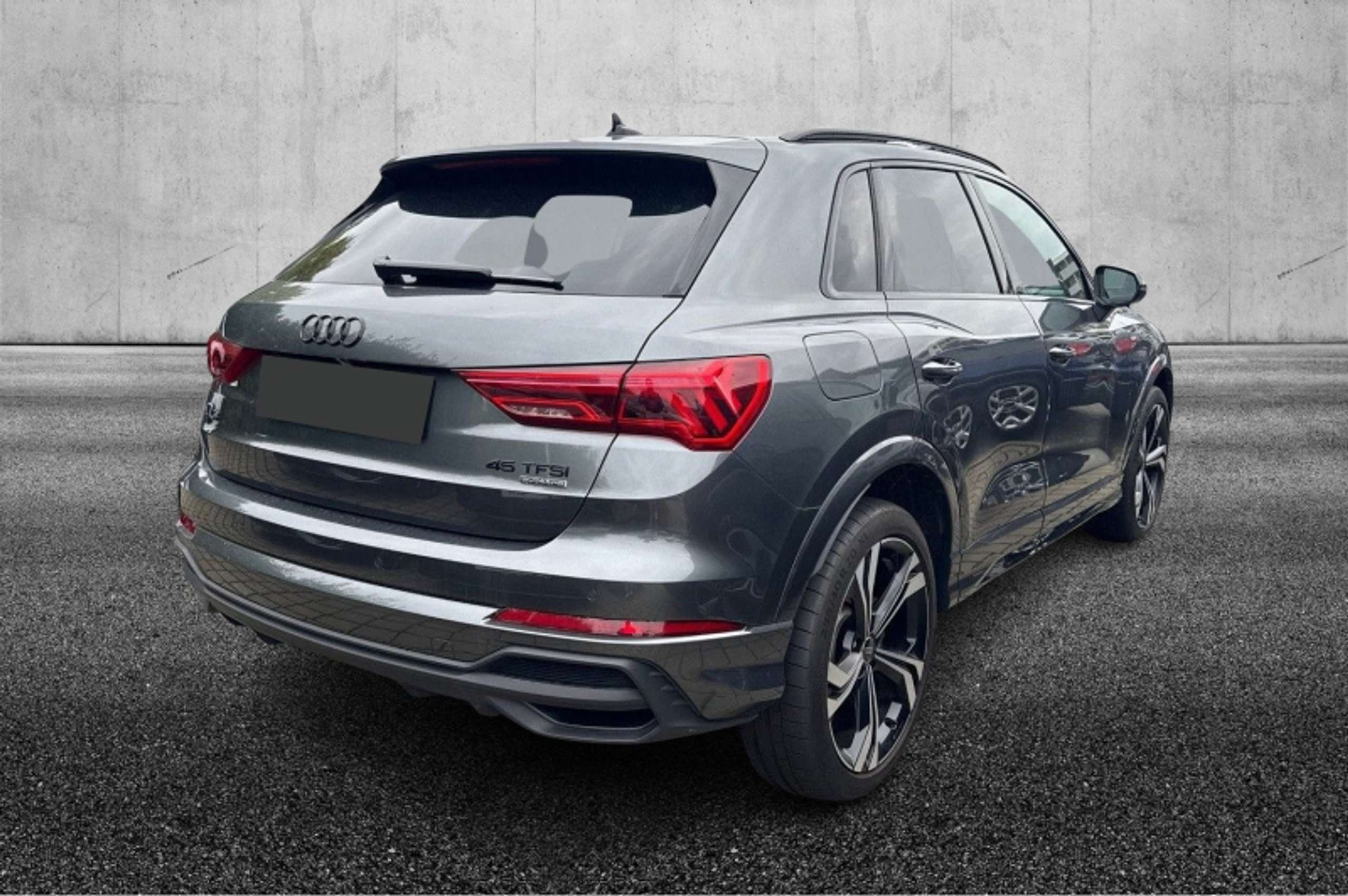 Audi - Q3