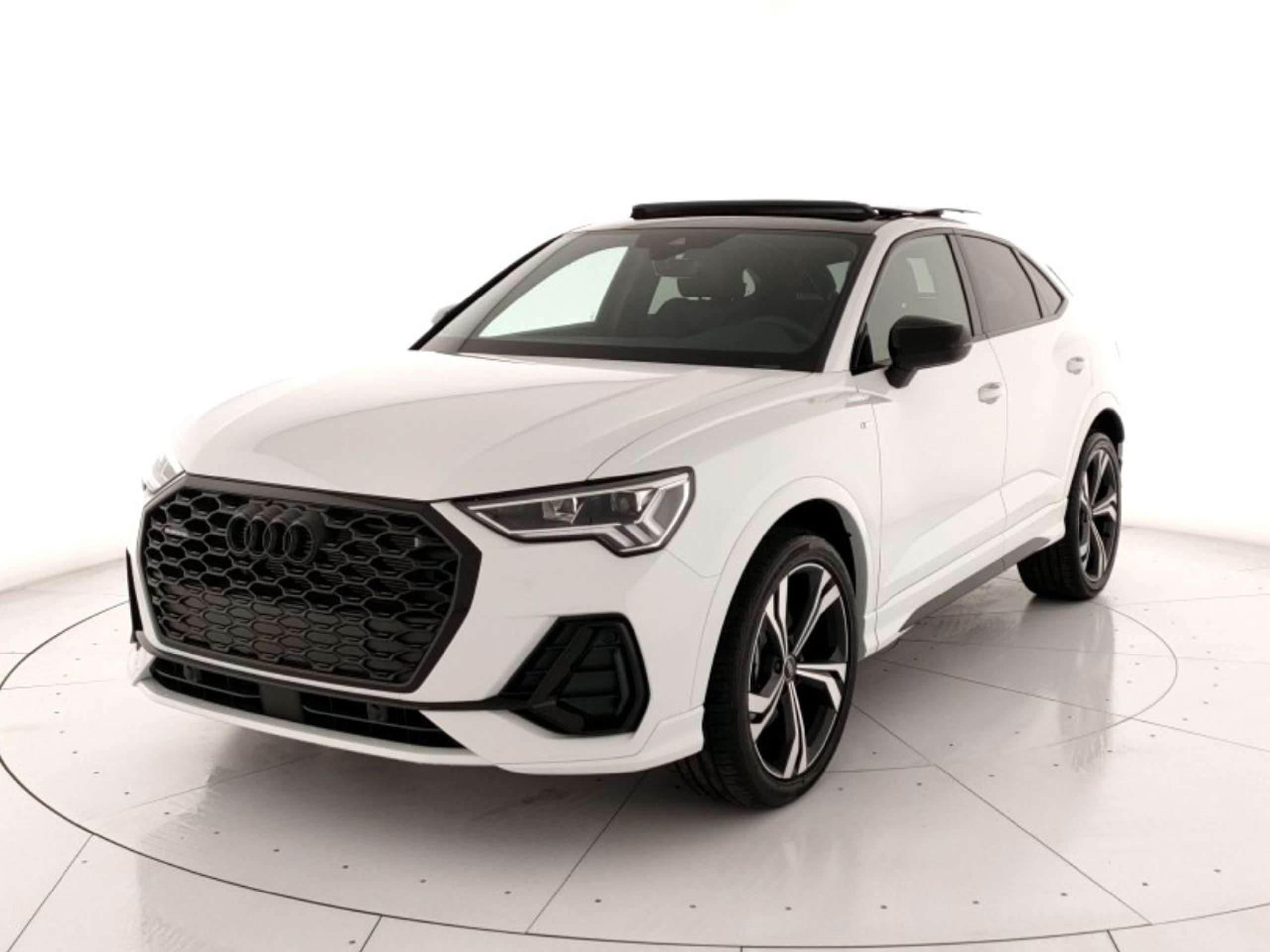 Audi - Q3