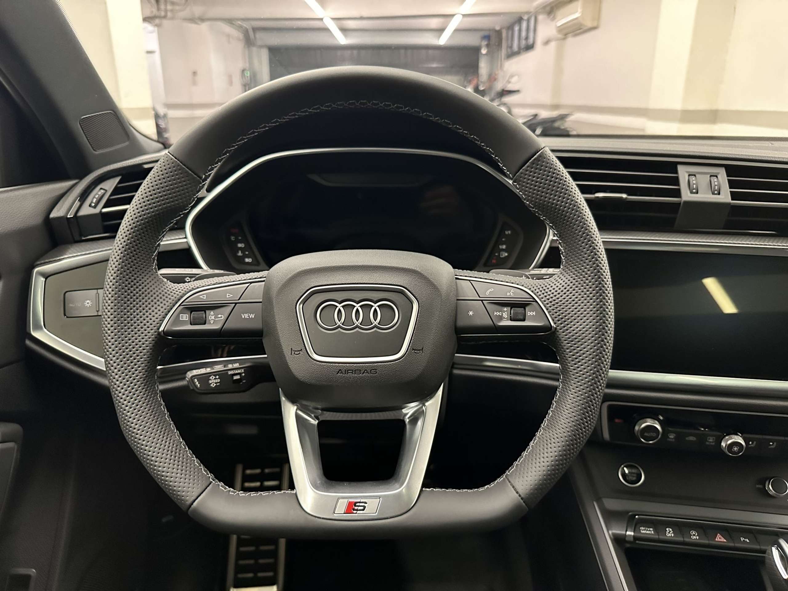 Audi - Q3