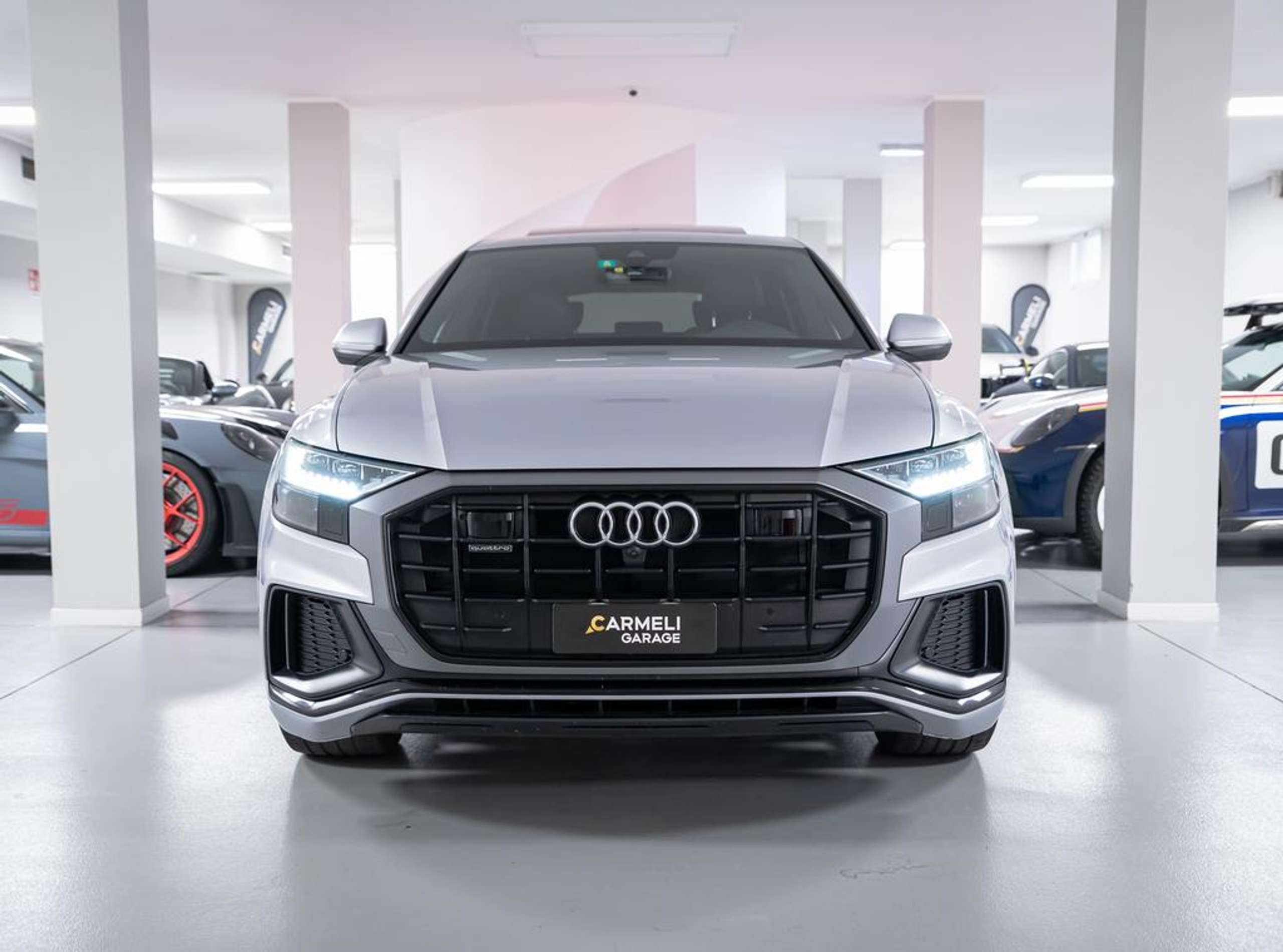 Audi - Q8