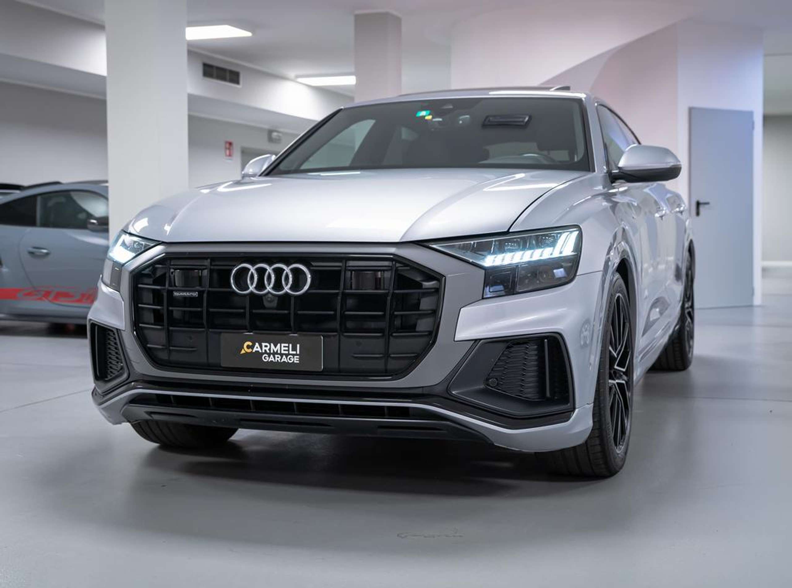 Audi - Q8