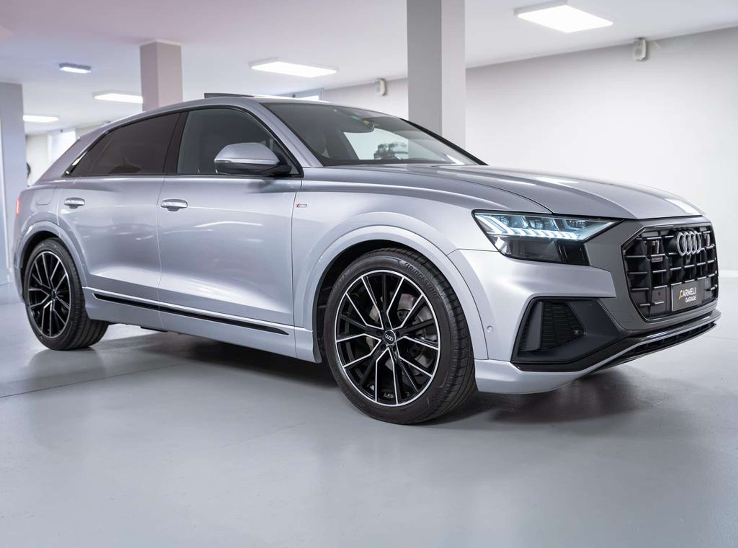 Audi - Q8