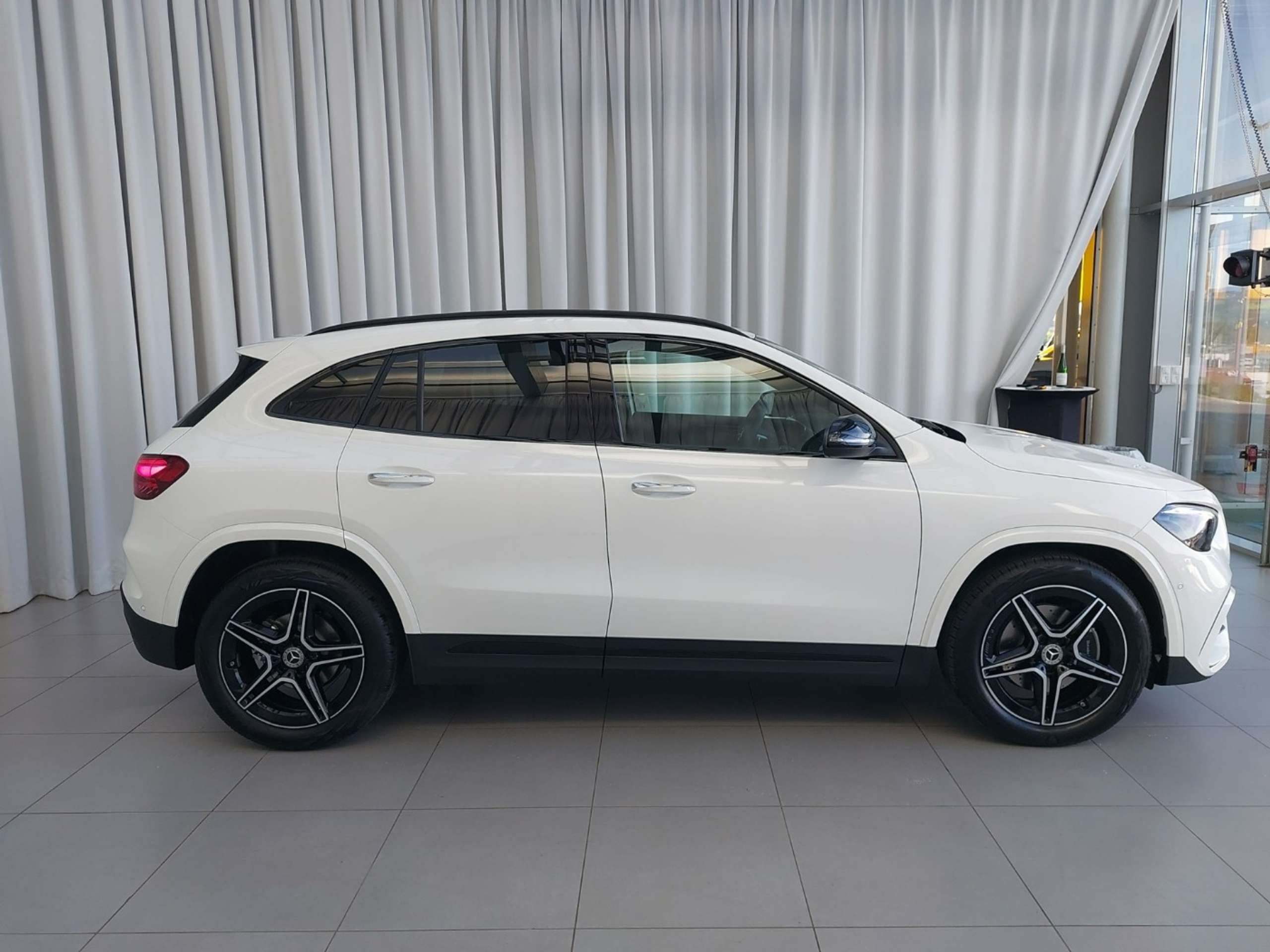 Mercedes-Benz - GLA 200