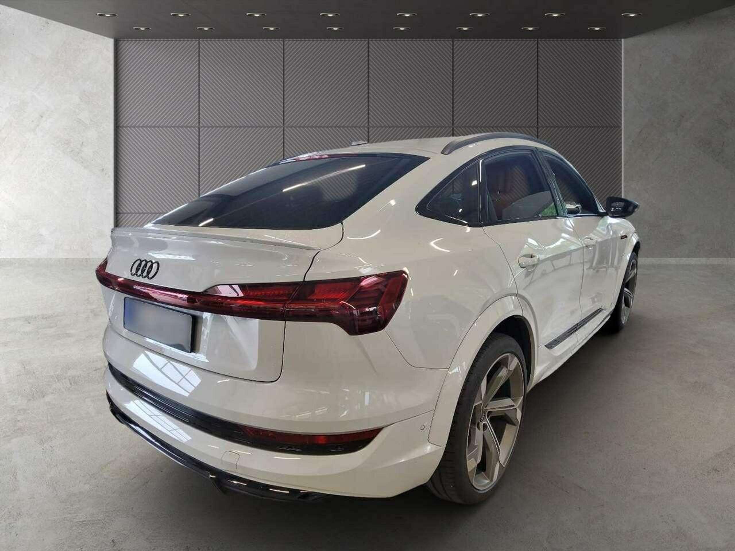 Audi - e-tron