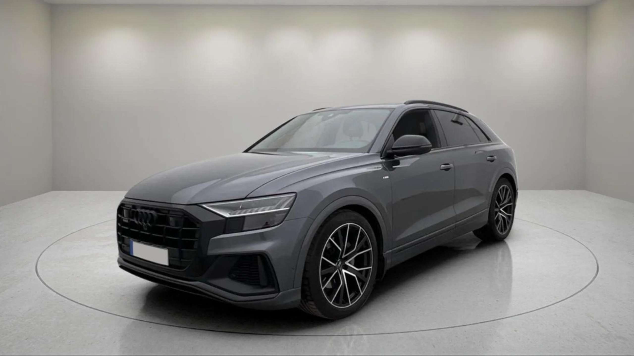 Audi - Q8