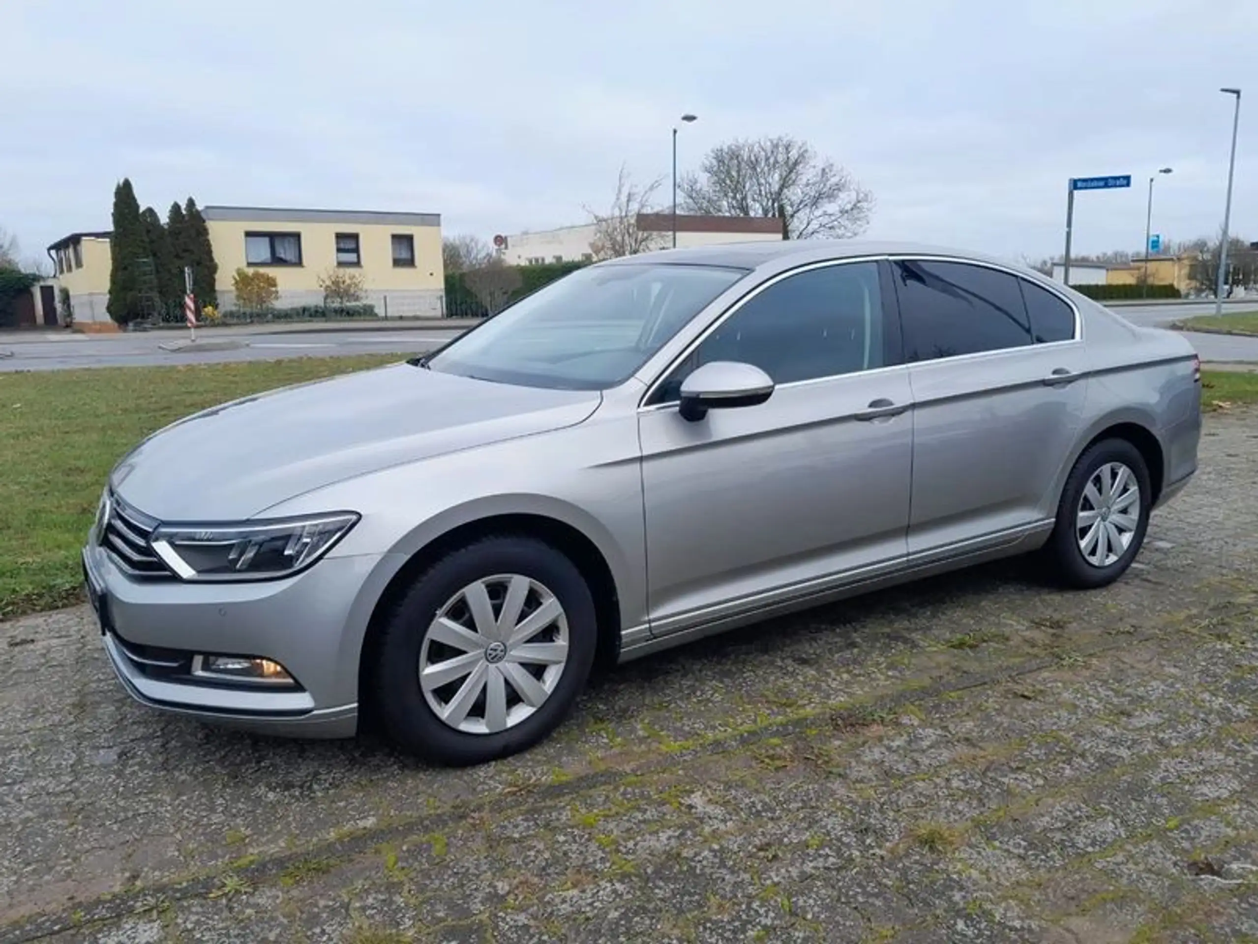 Volkswagen - Passat