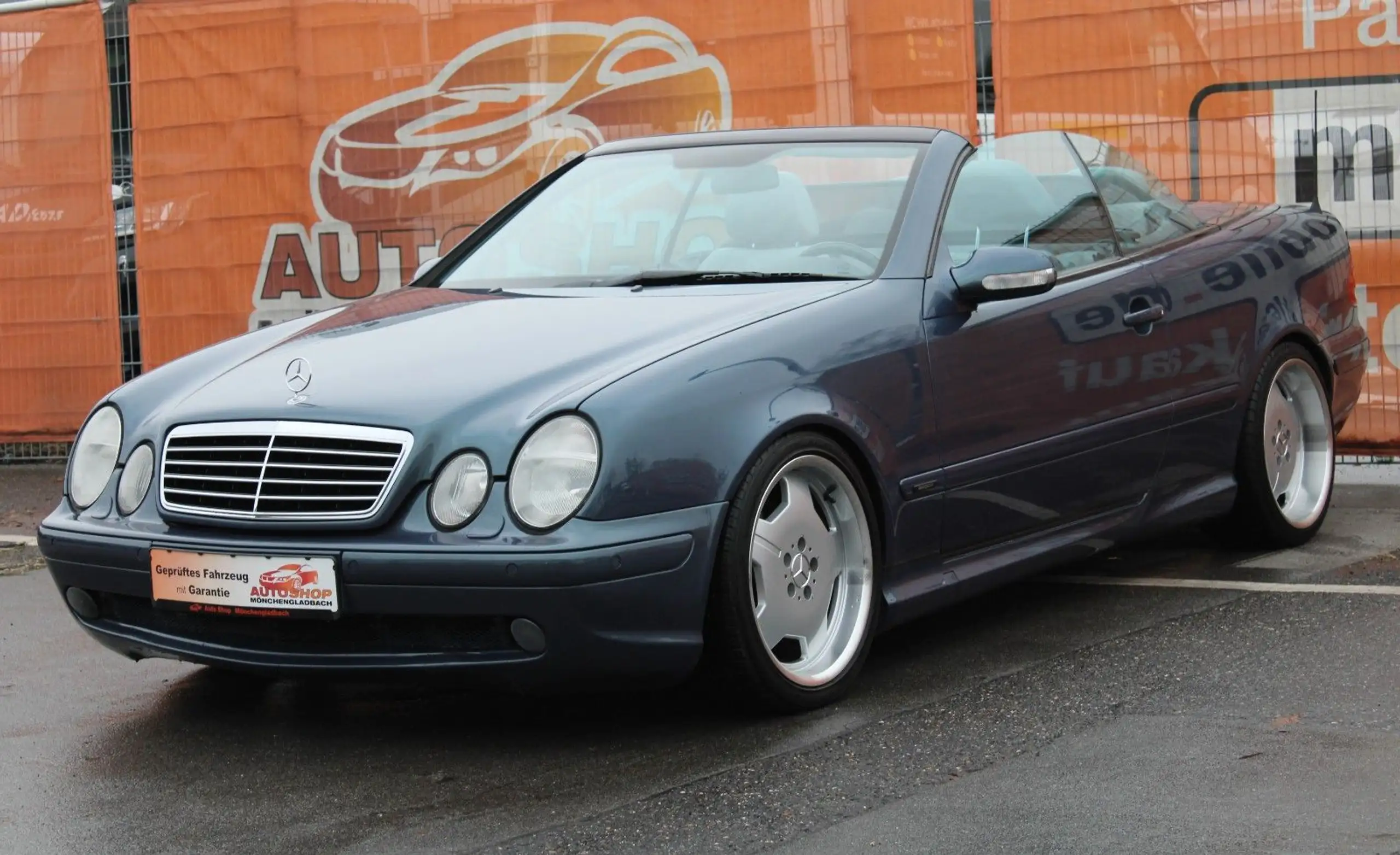 Mercedes-Benz - CLK 320