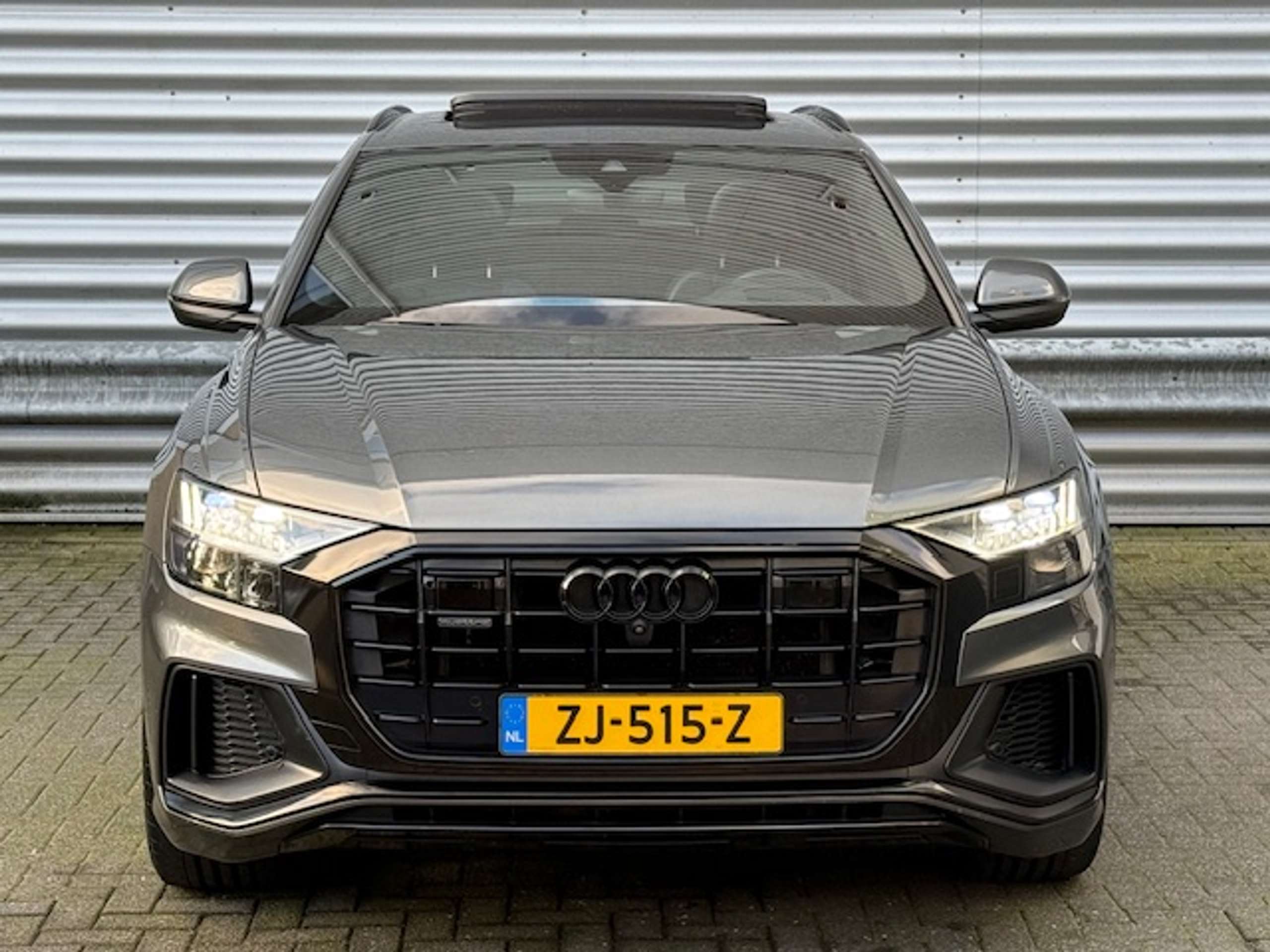 Audi - Q8