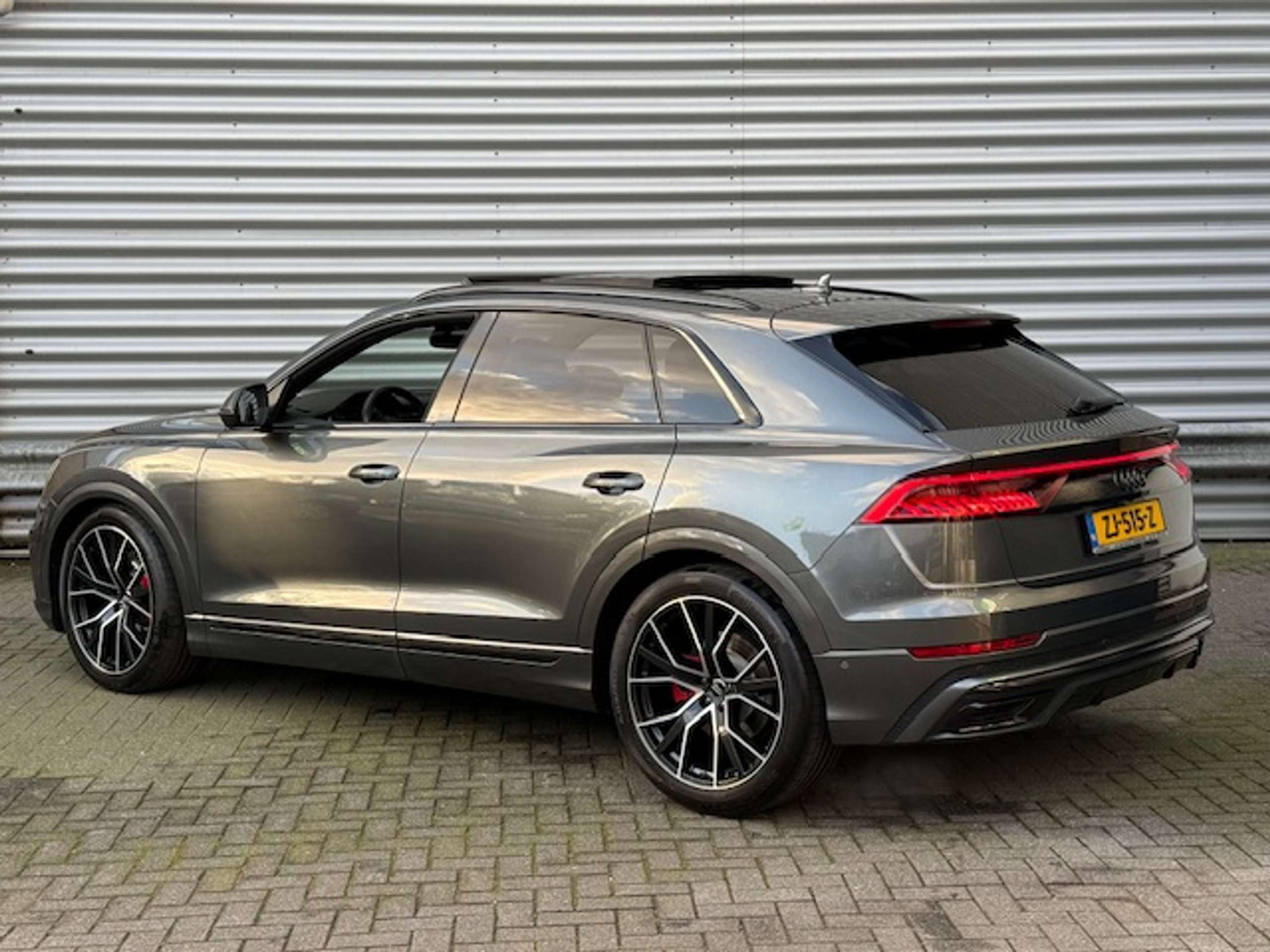 Audi - Q8