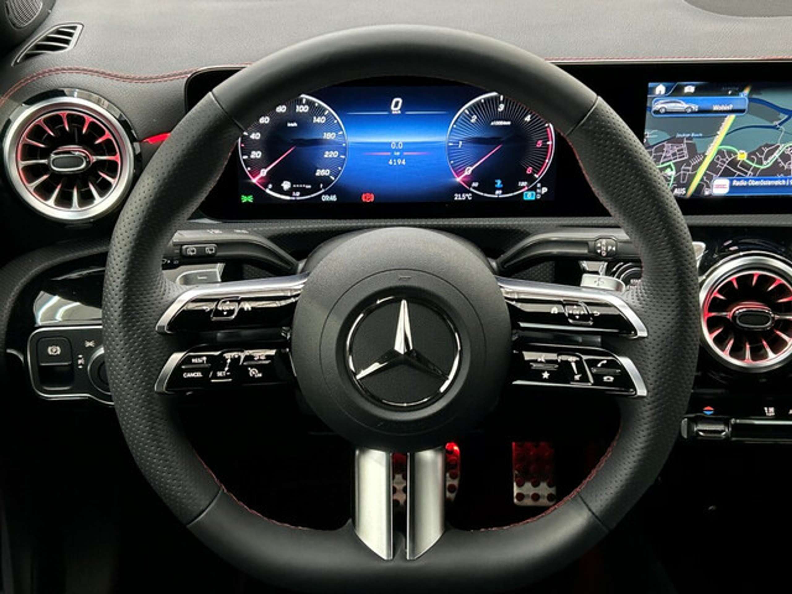 Mercedes-Benz - CLA 200