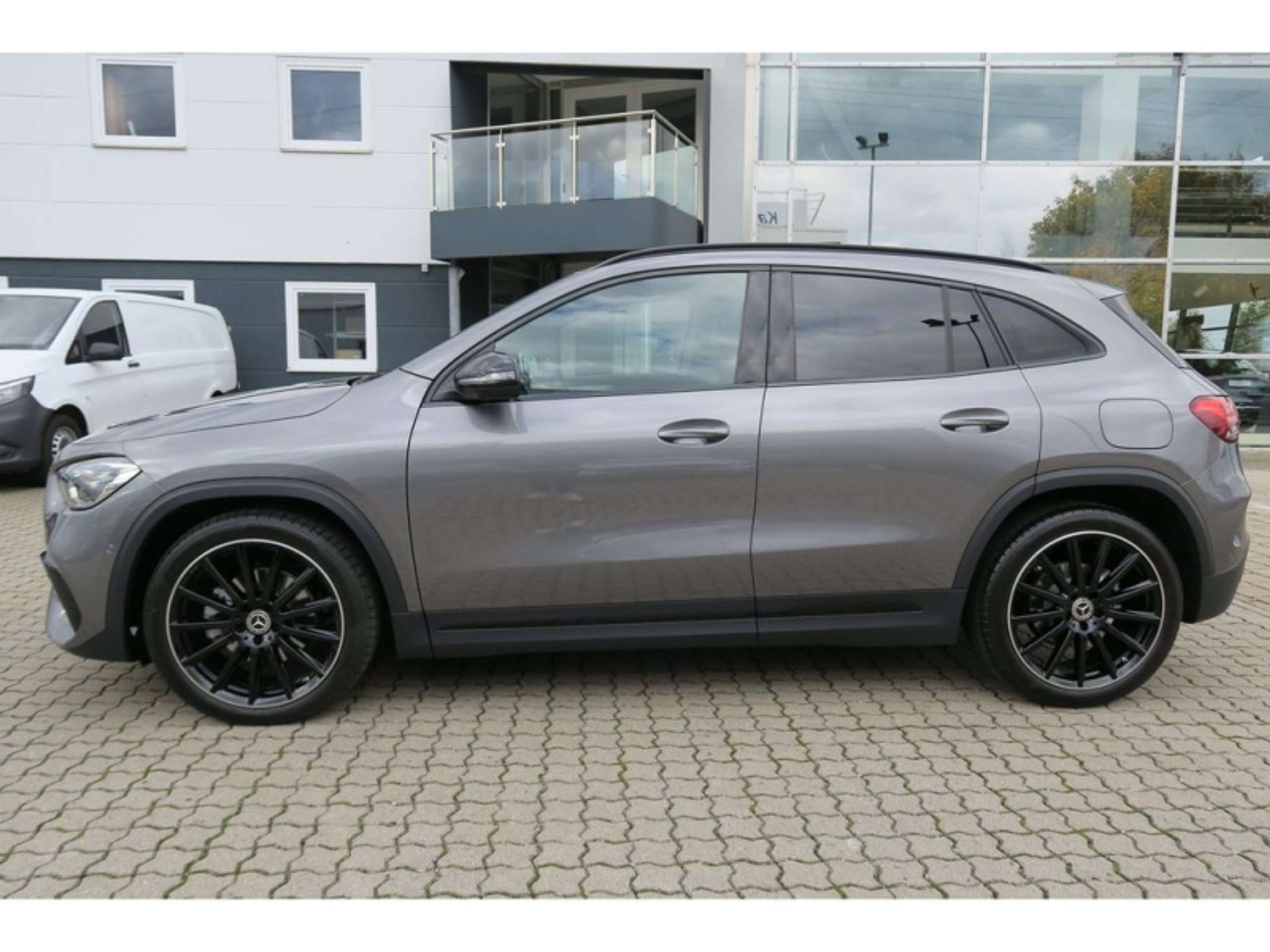 Mercedes-Benz - GLA 200