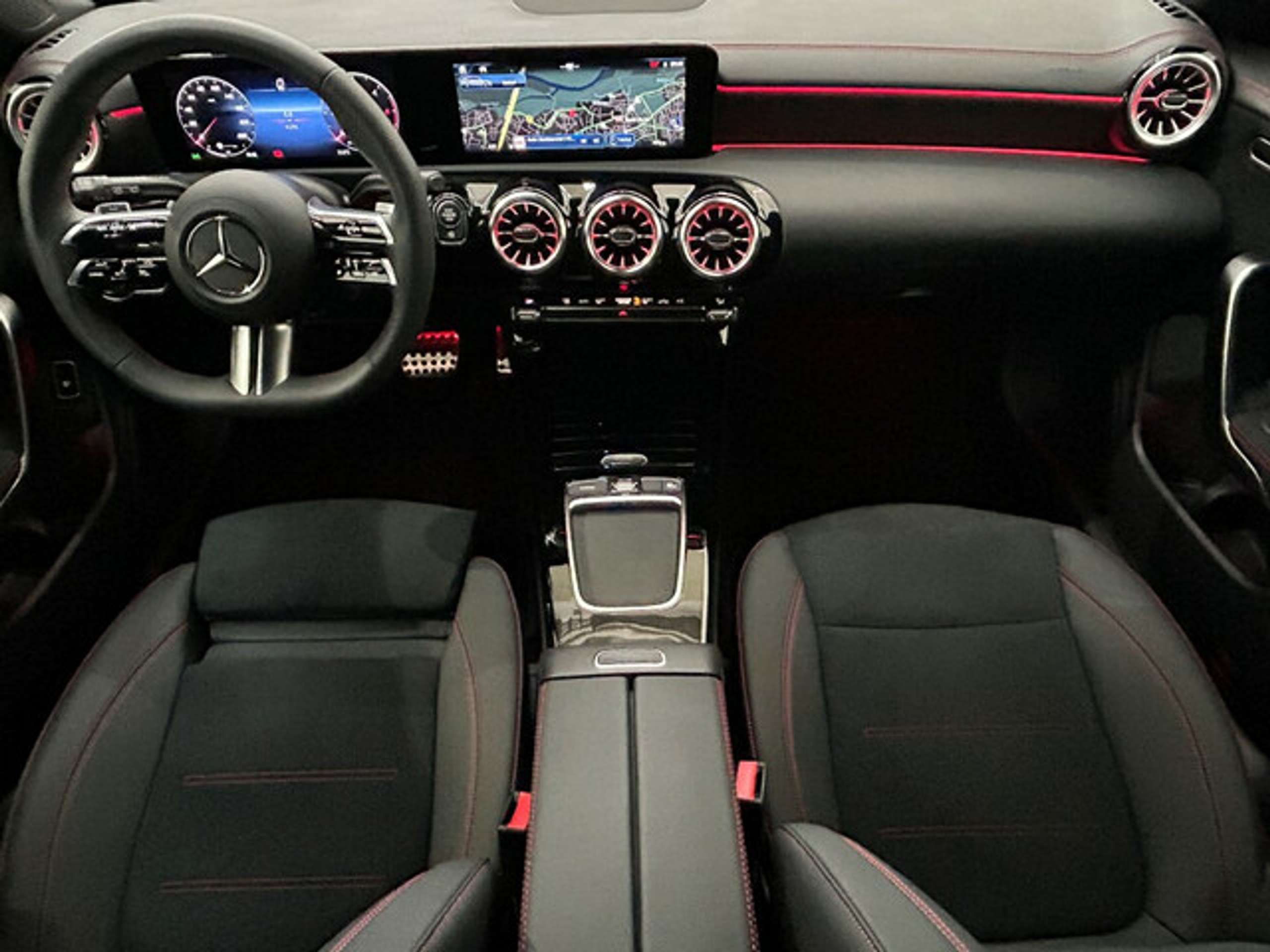 Mercedes-Benz - CLA 200