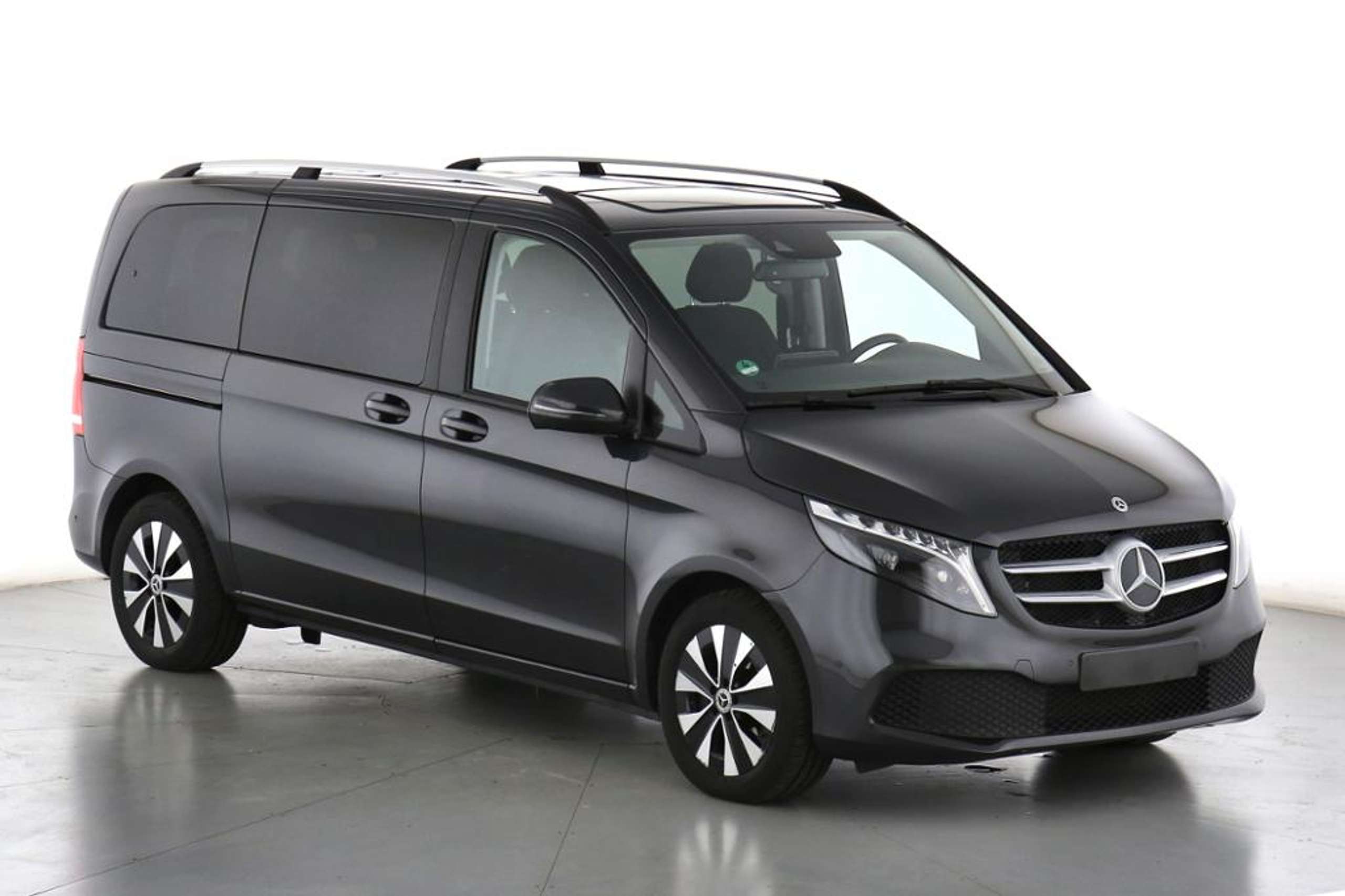 Mercedes-Benz - V 220