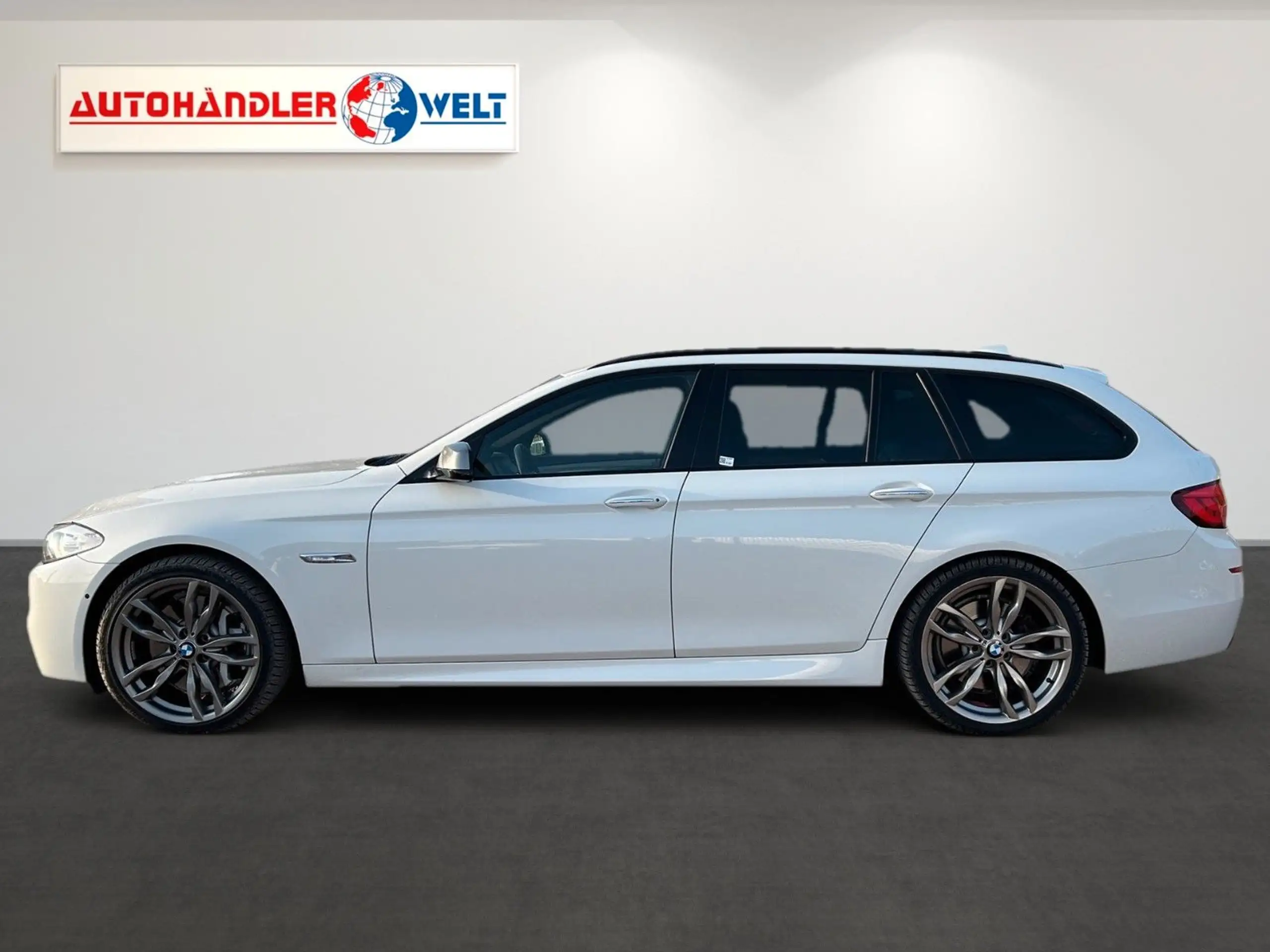 BMW - M550