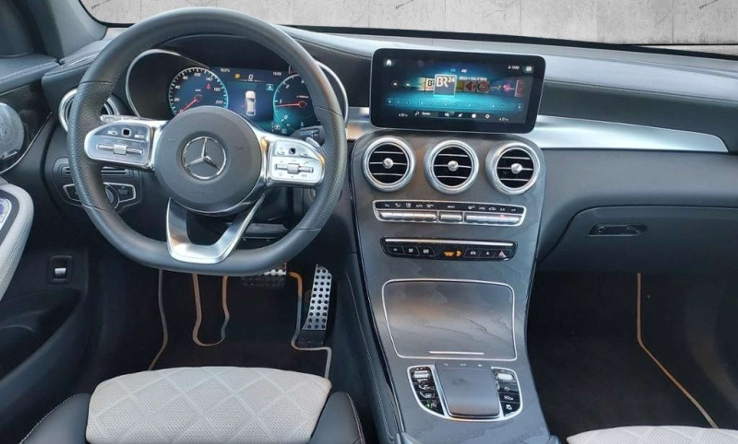 Mercedes-Benz - GLC 220