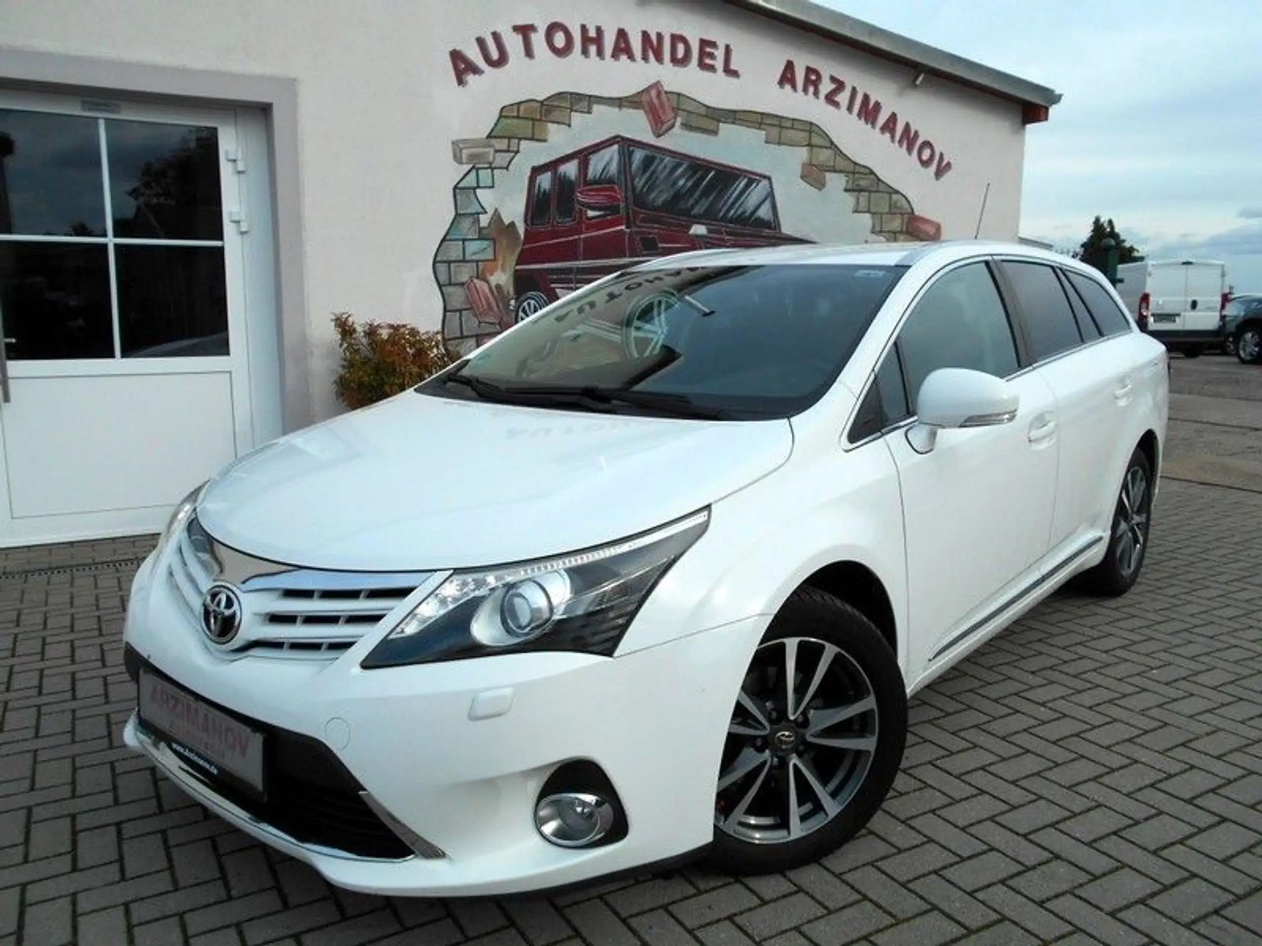 Toyota - Avensis