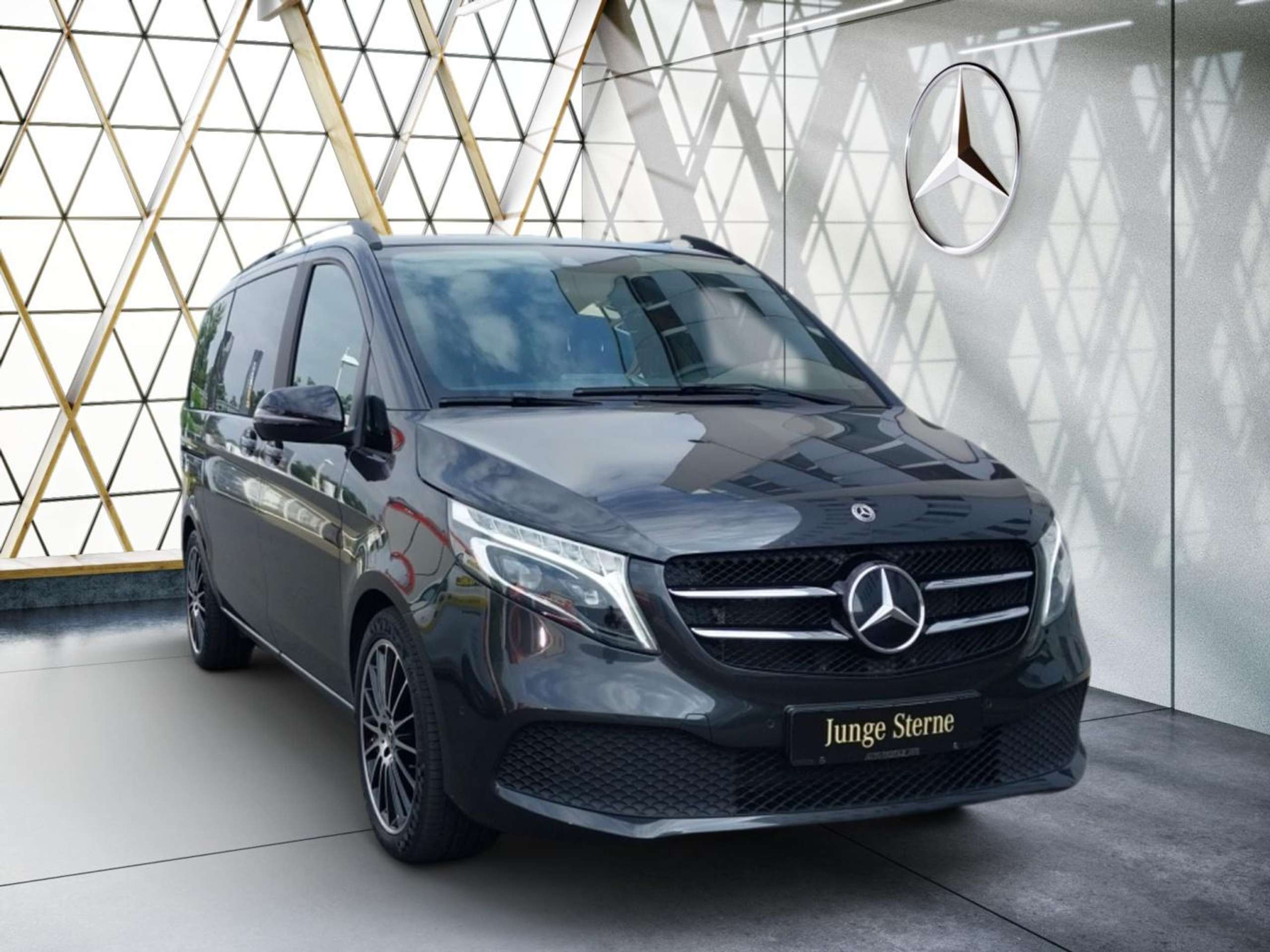 Mercedes-Benz - V 250