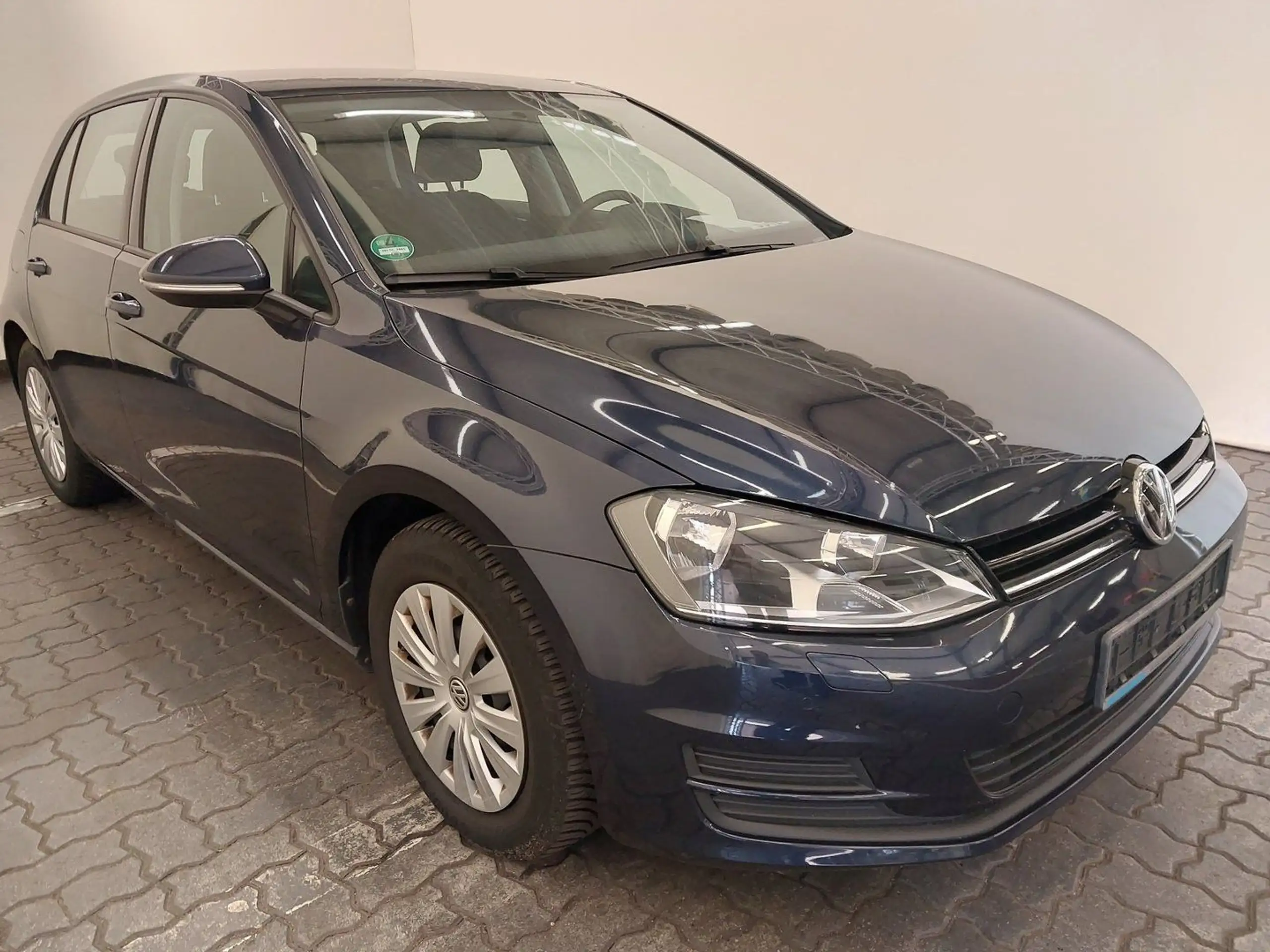 Volkswagen - Golf