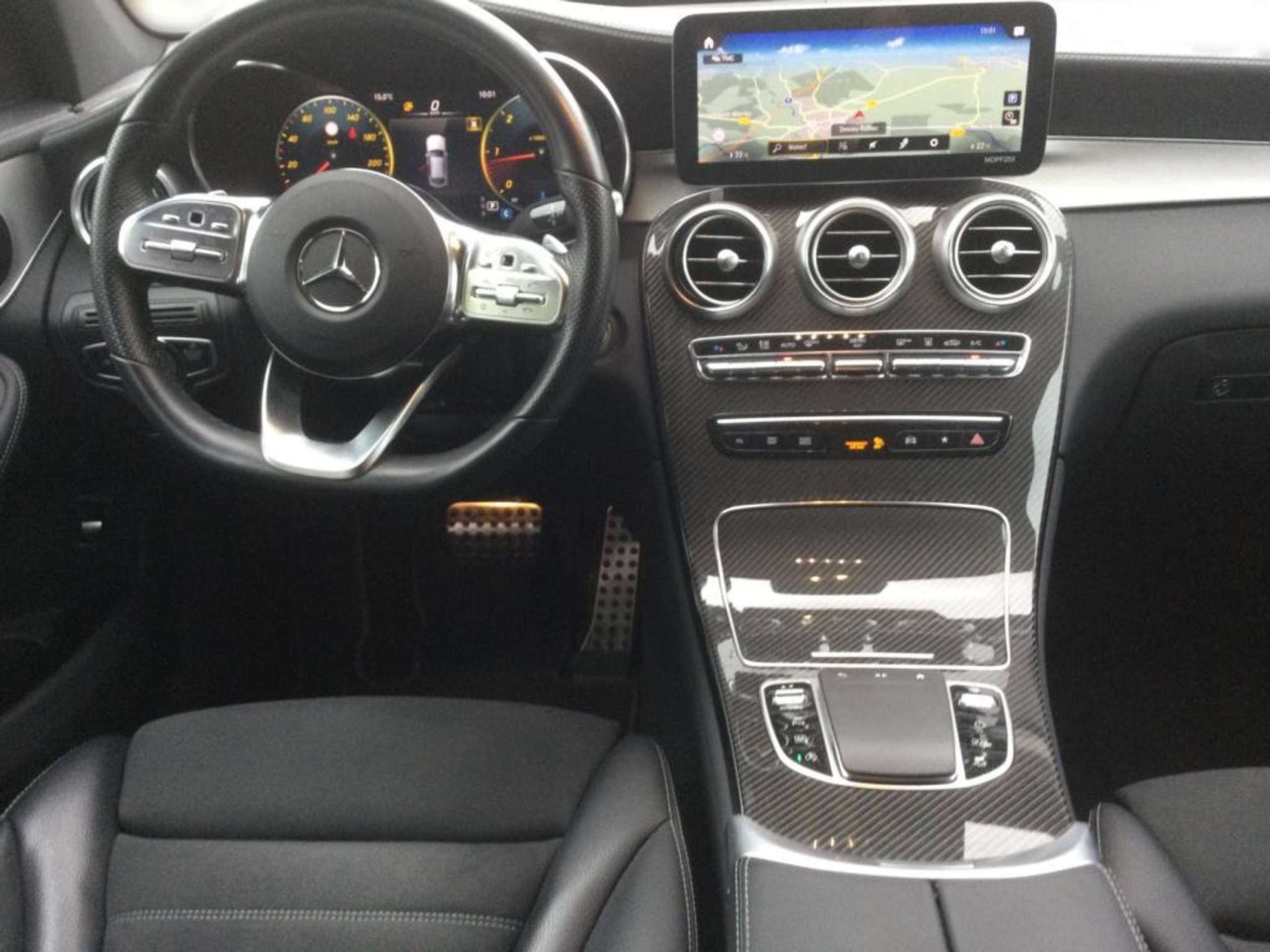 Mercedes-Benz - GLC 300