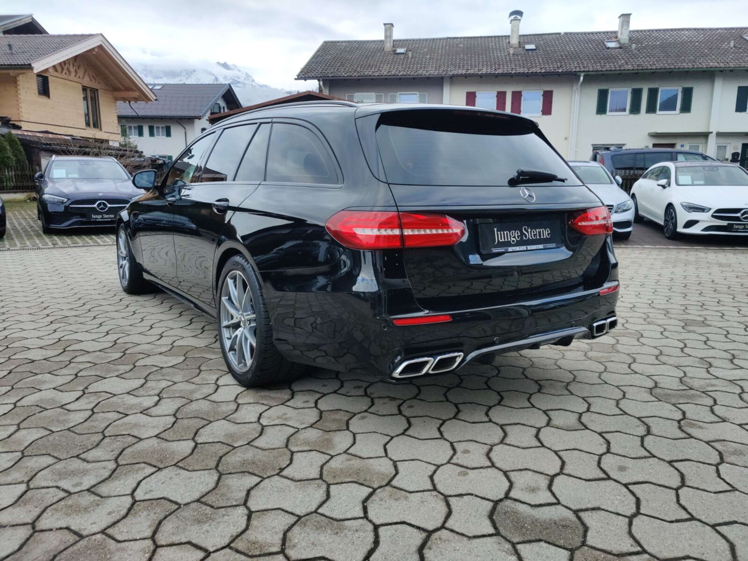 Mercedes-Benz - E 63 AMG