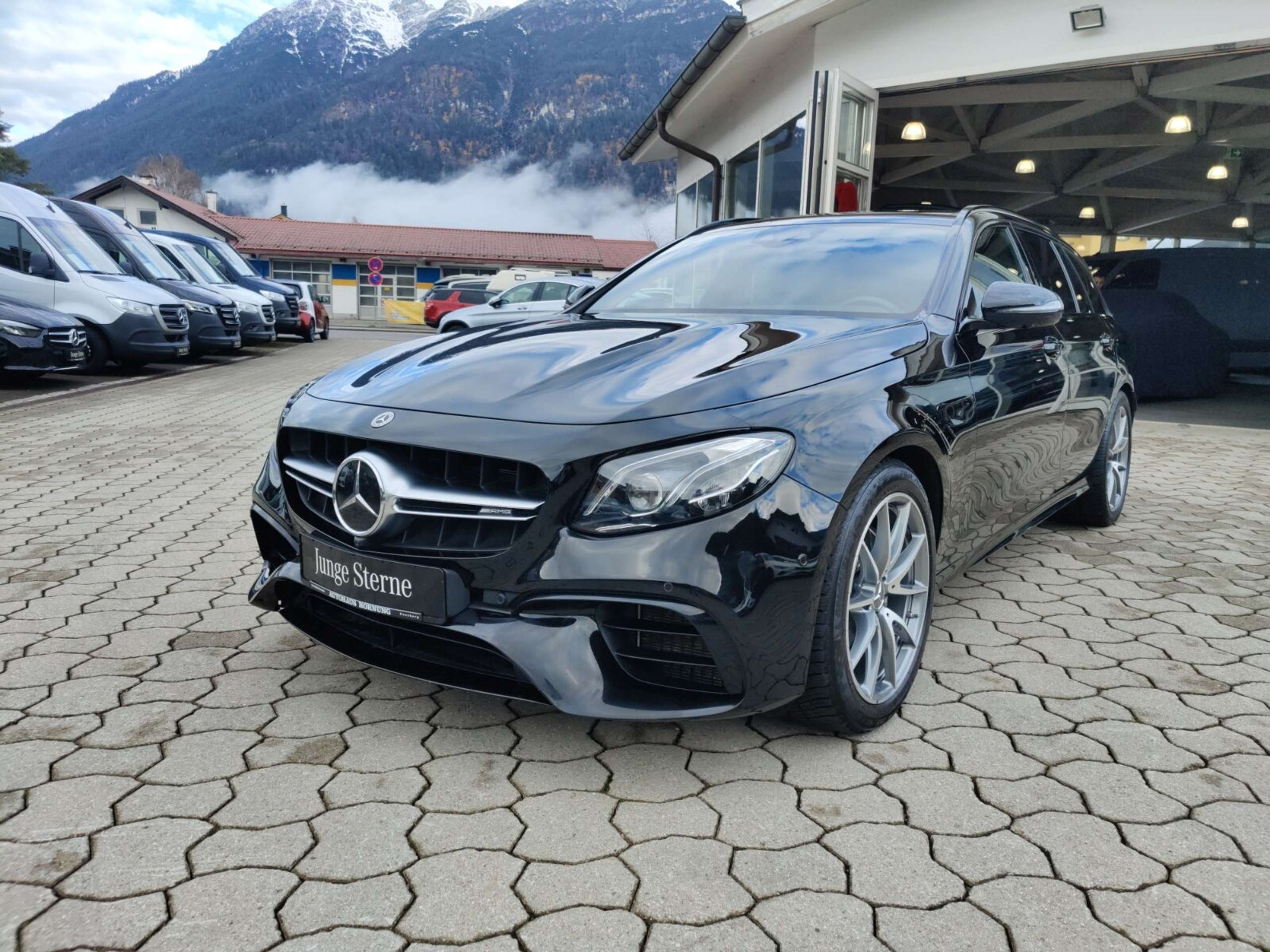 Mercedes-Benz - E 63 AMG