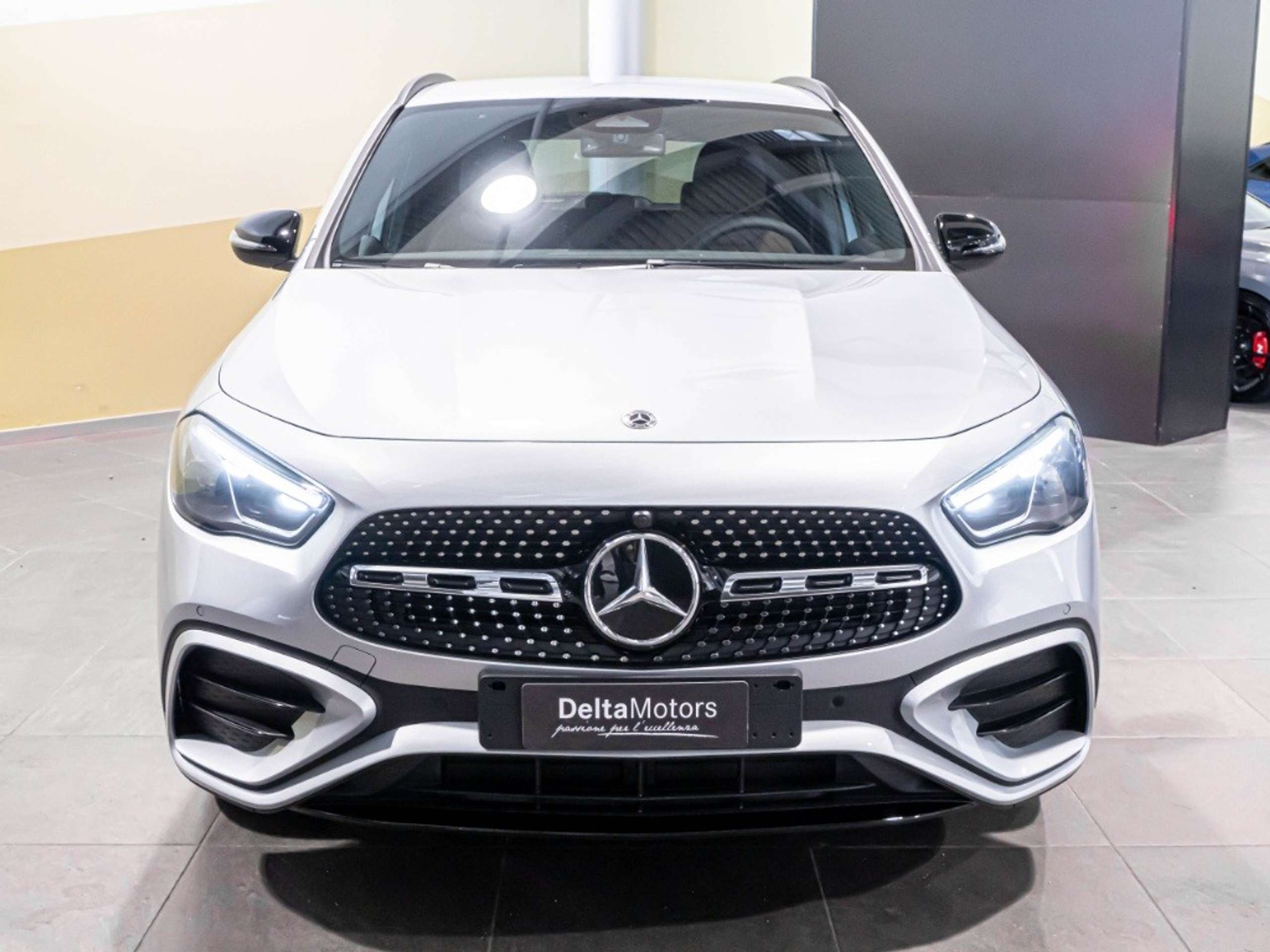 Mercedes-Benz - GLA 200