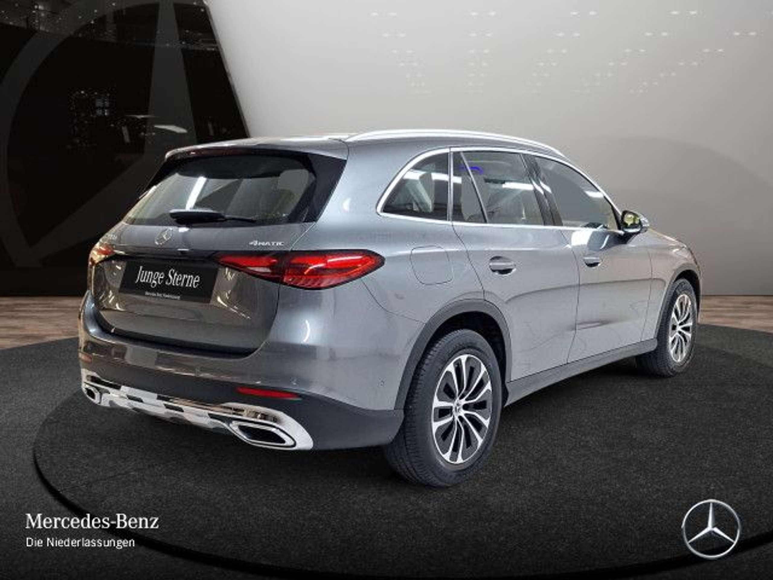 Mercedes-Benz - GLC 220