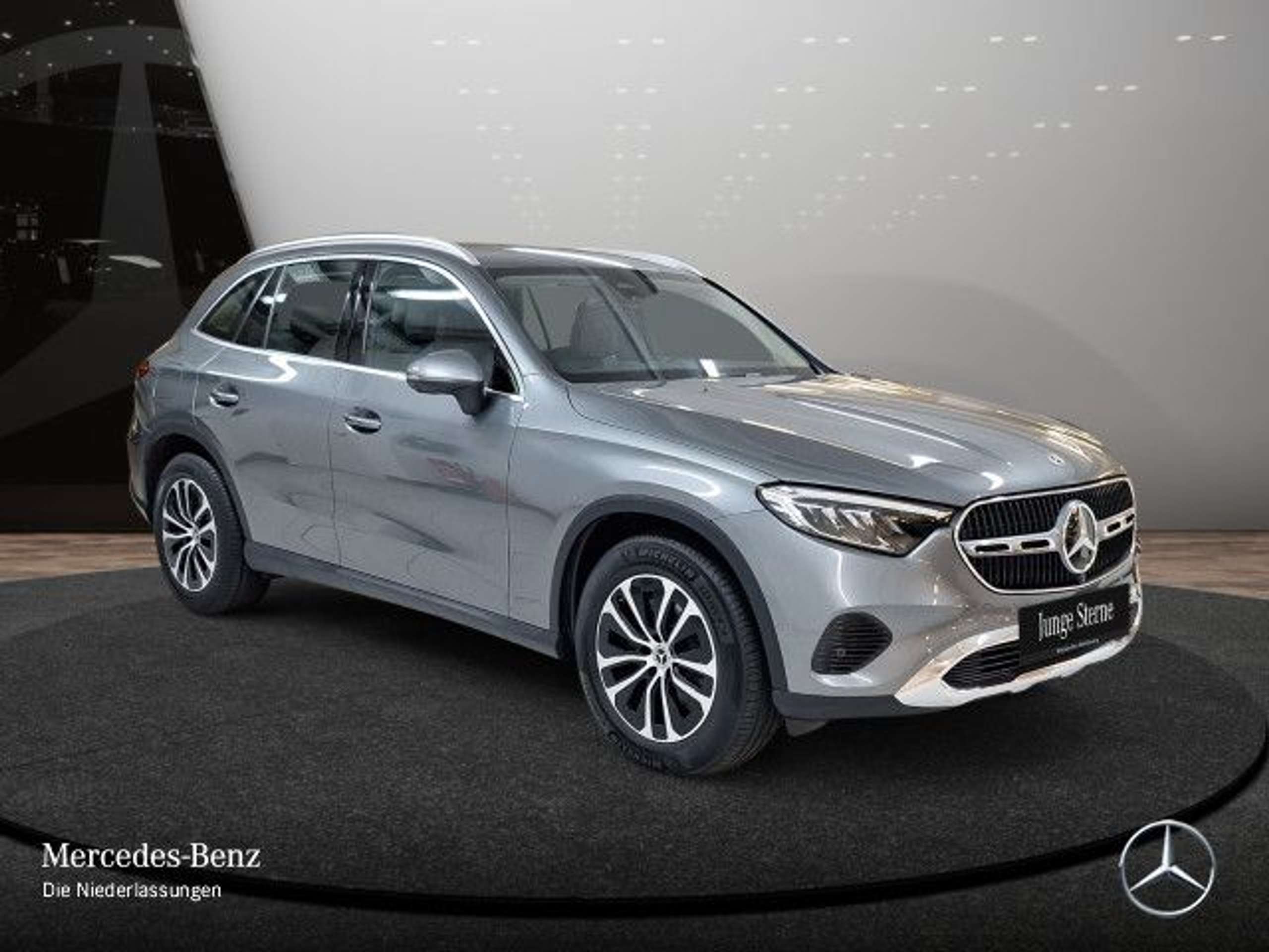 Mercedes-Benz - GLC 220