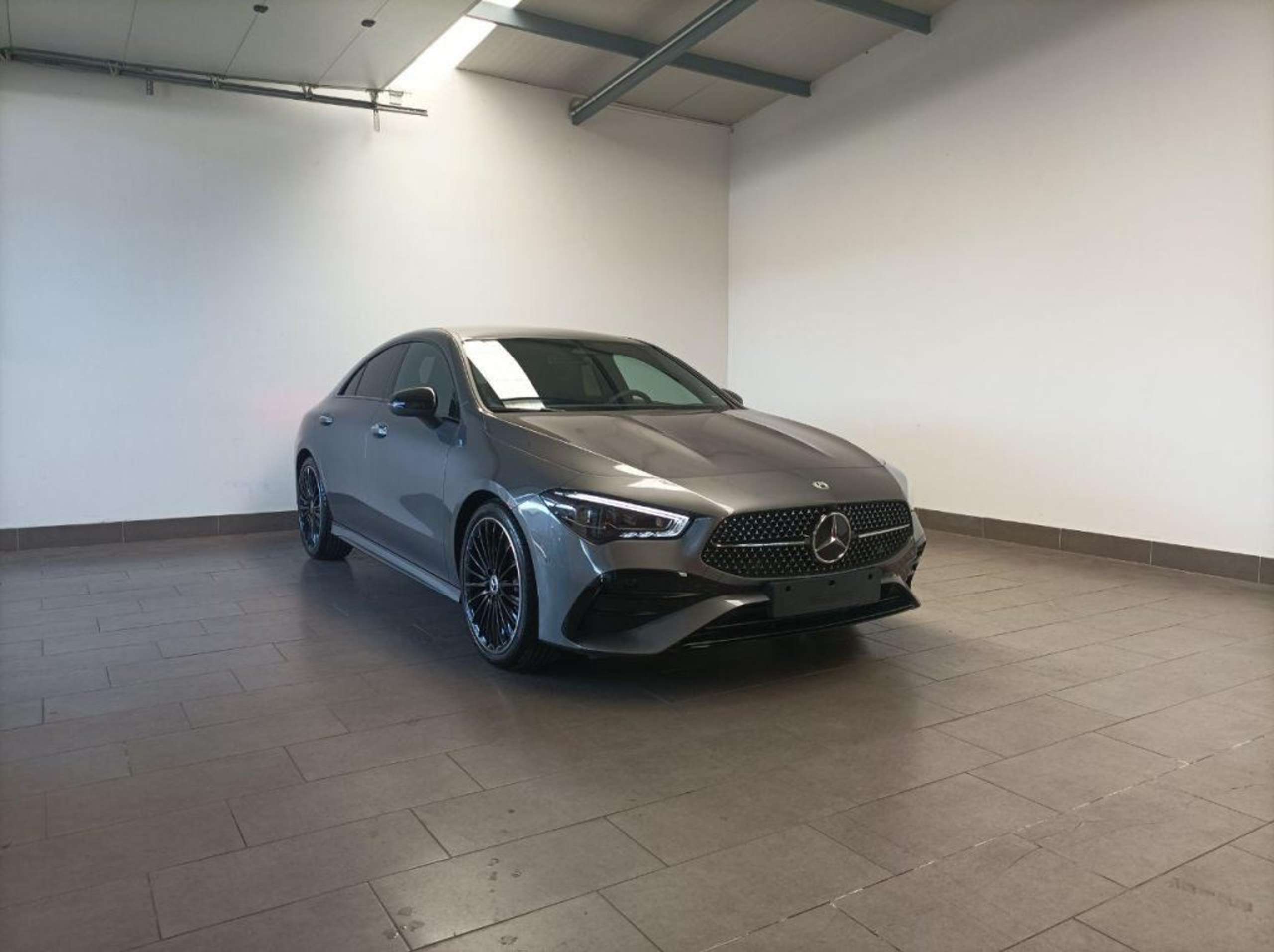 Mercedes-Benz - CLA 200