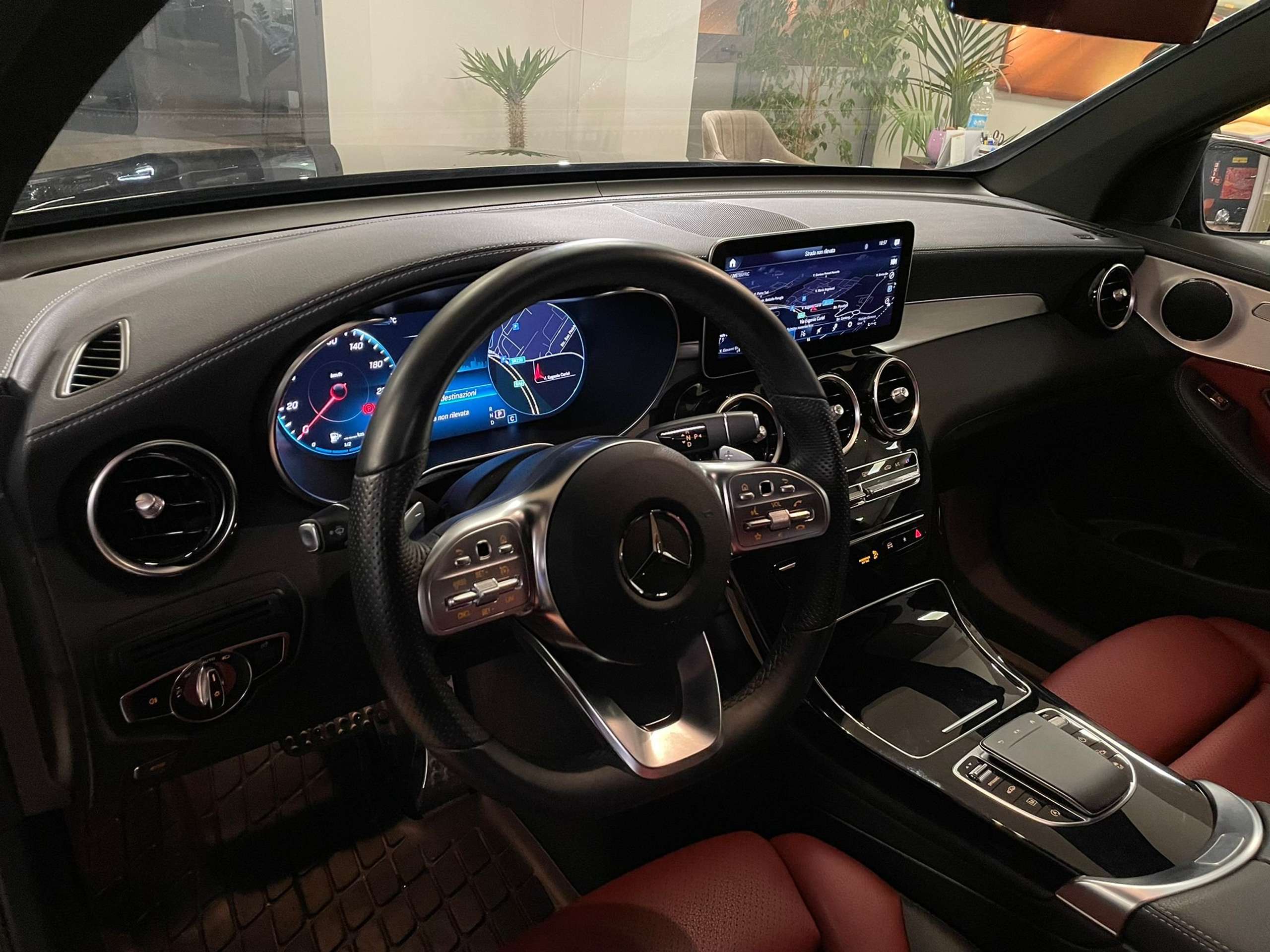 Mercedes-Benz - GLC 220