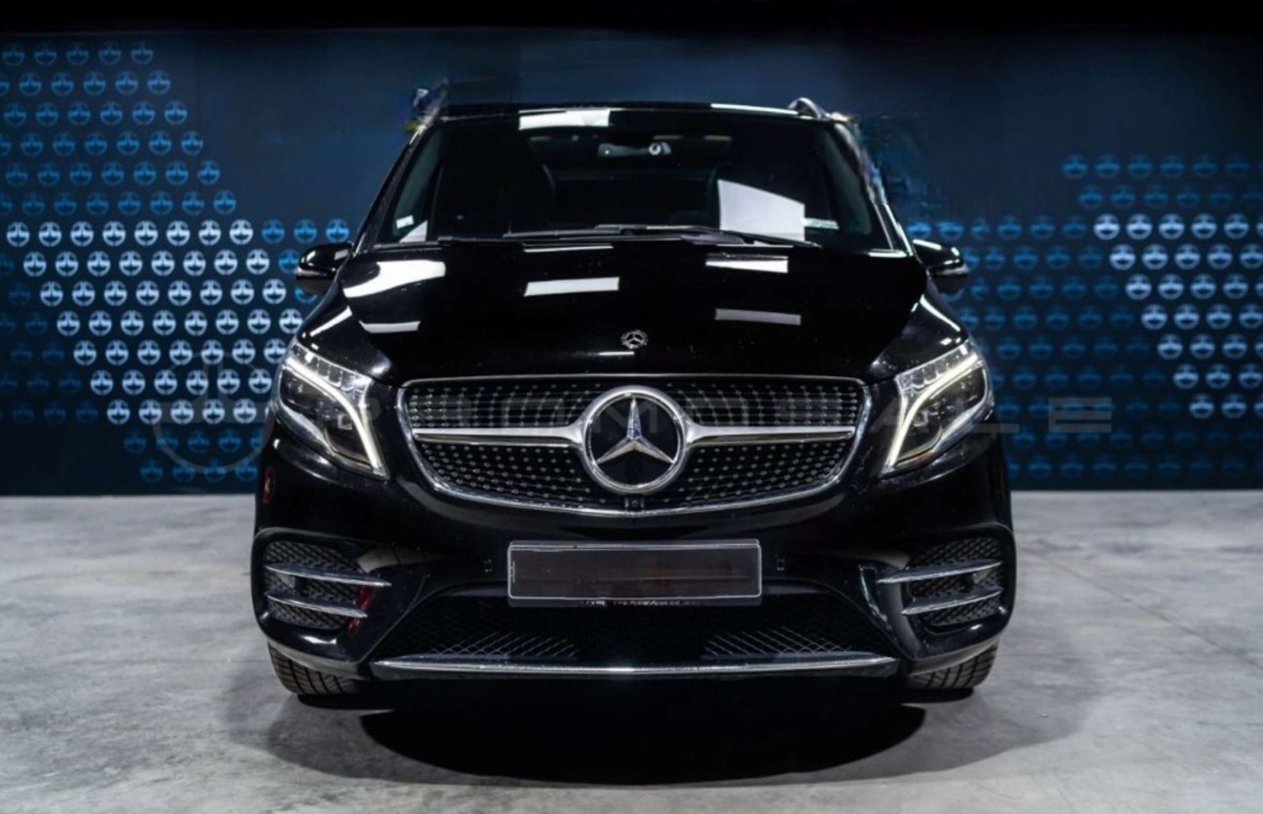 Mercedes-Benz - V