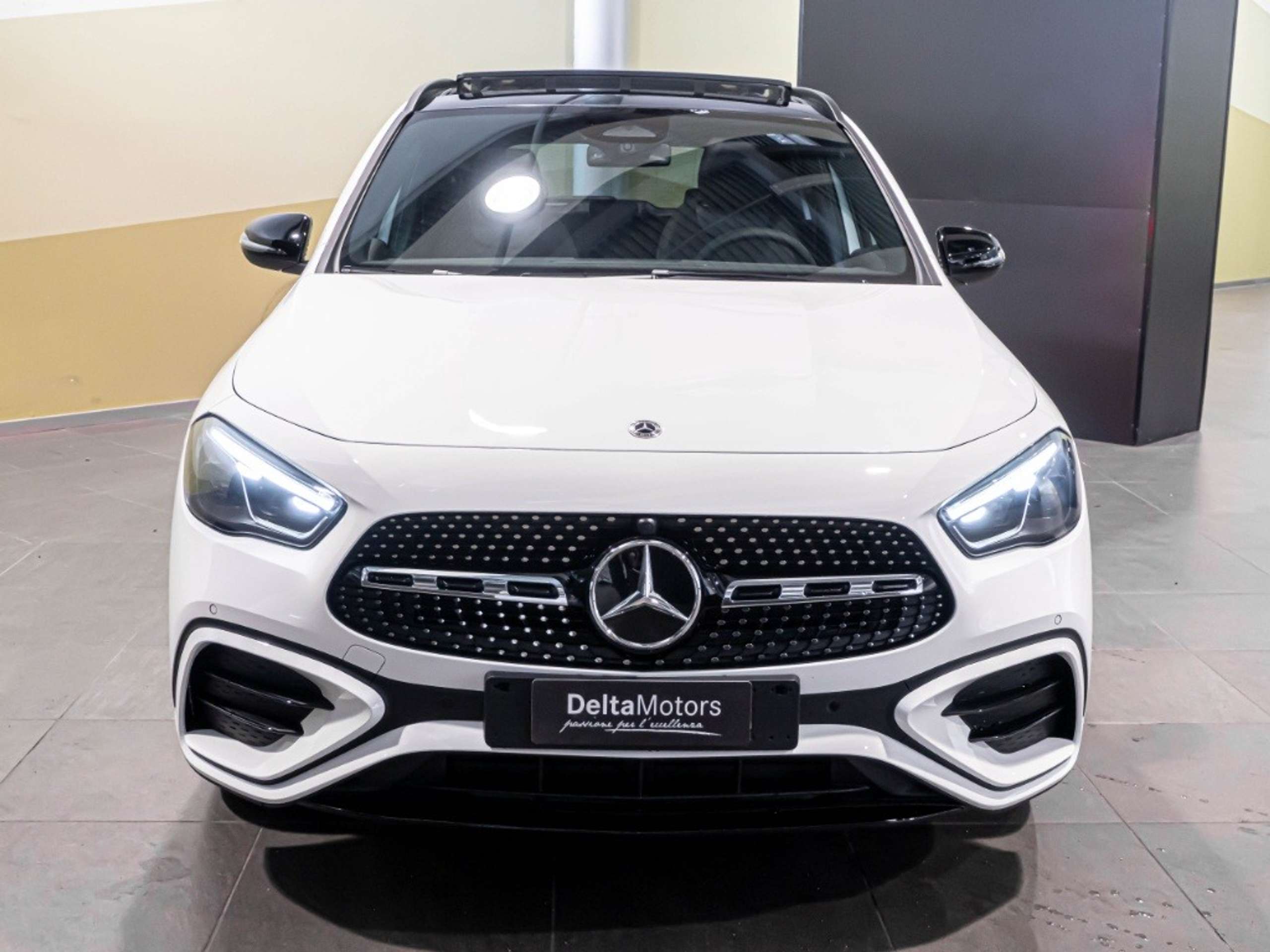 Mercedes-Benz - GLA 200