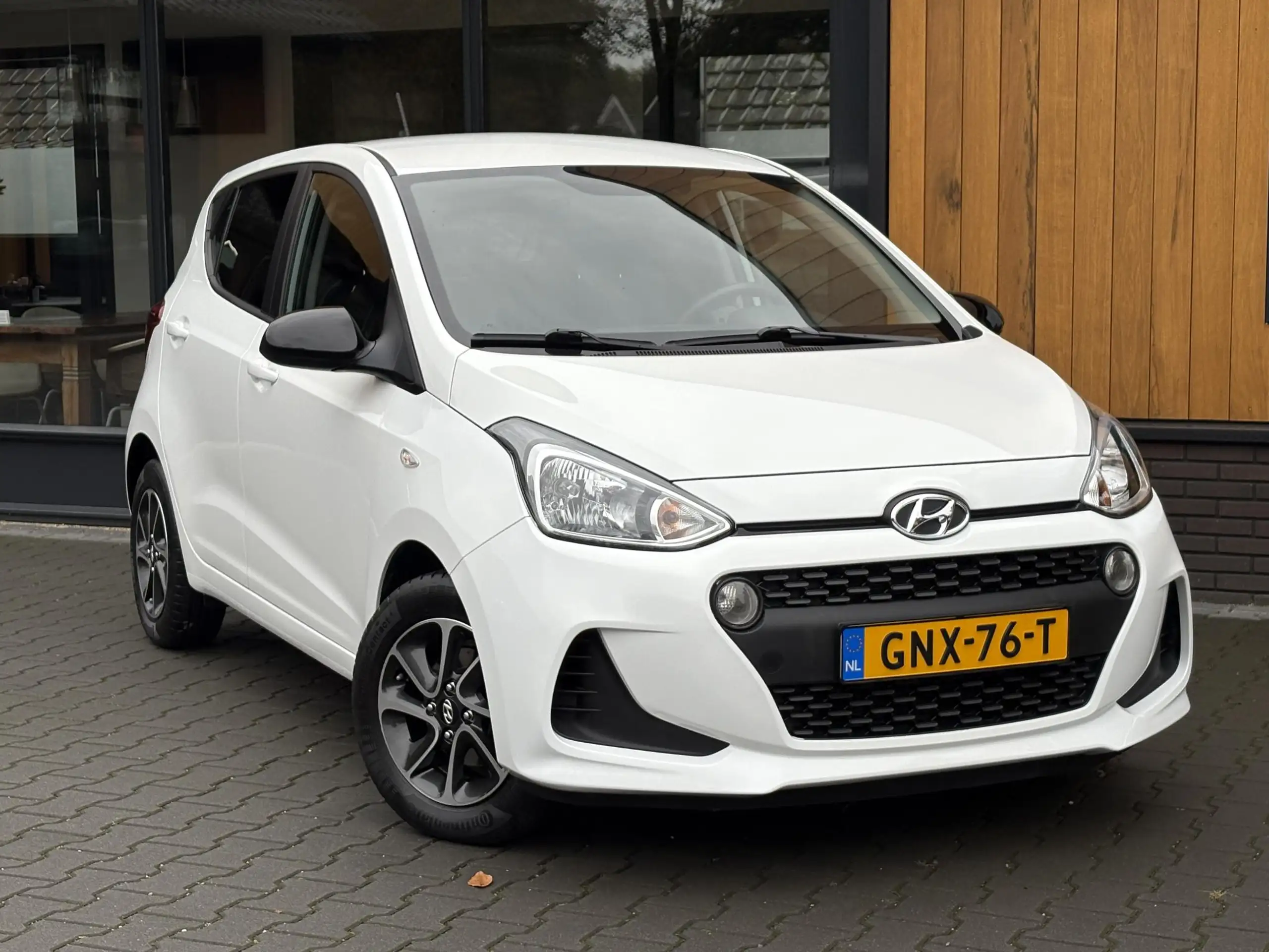 Hyundai - i10