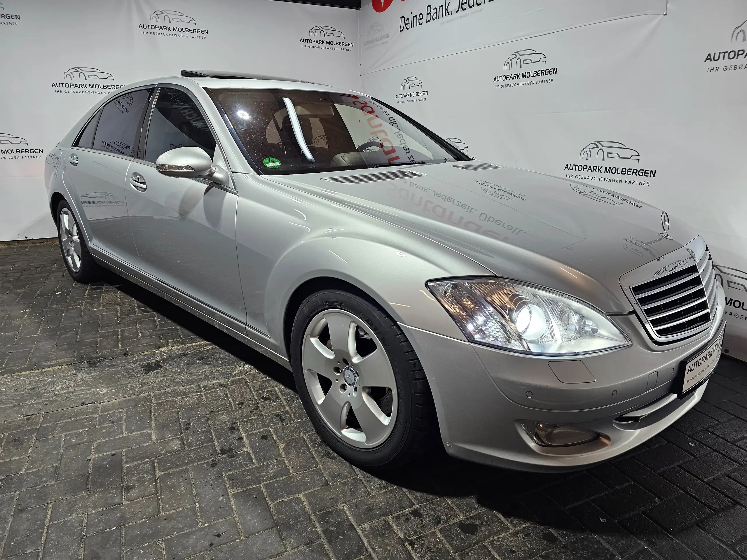 Mercedes-Benz - S 420