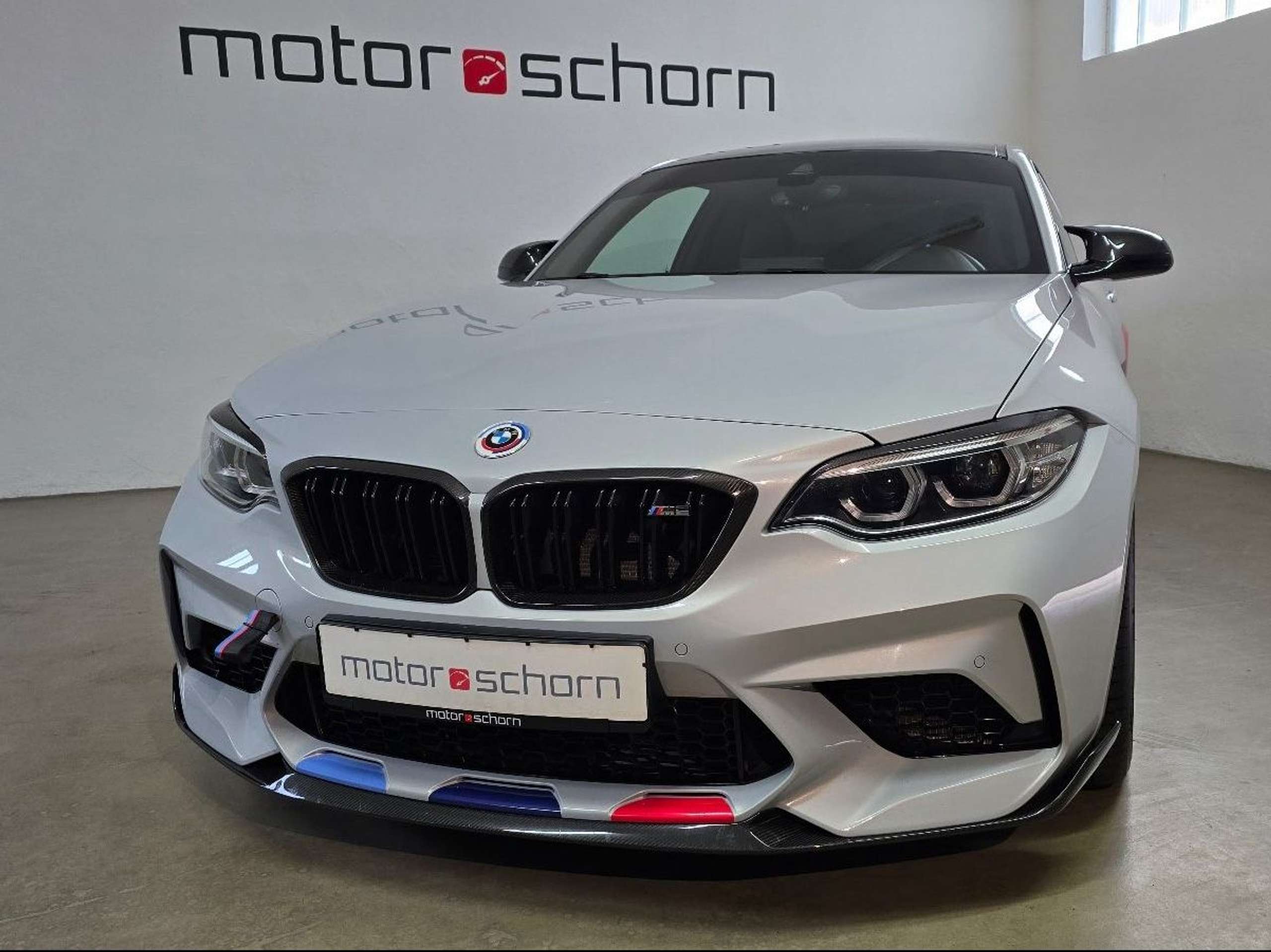 BMW - M2