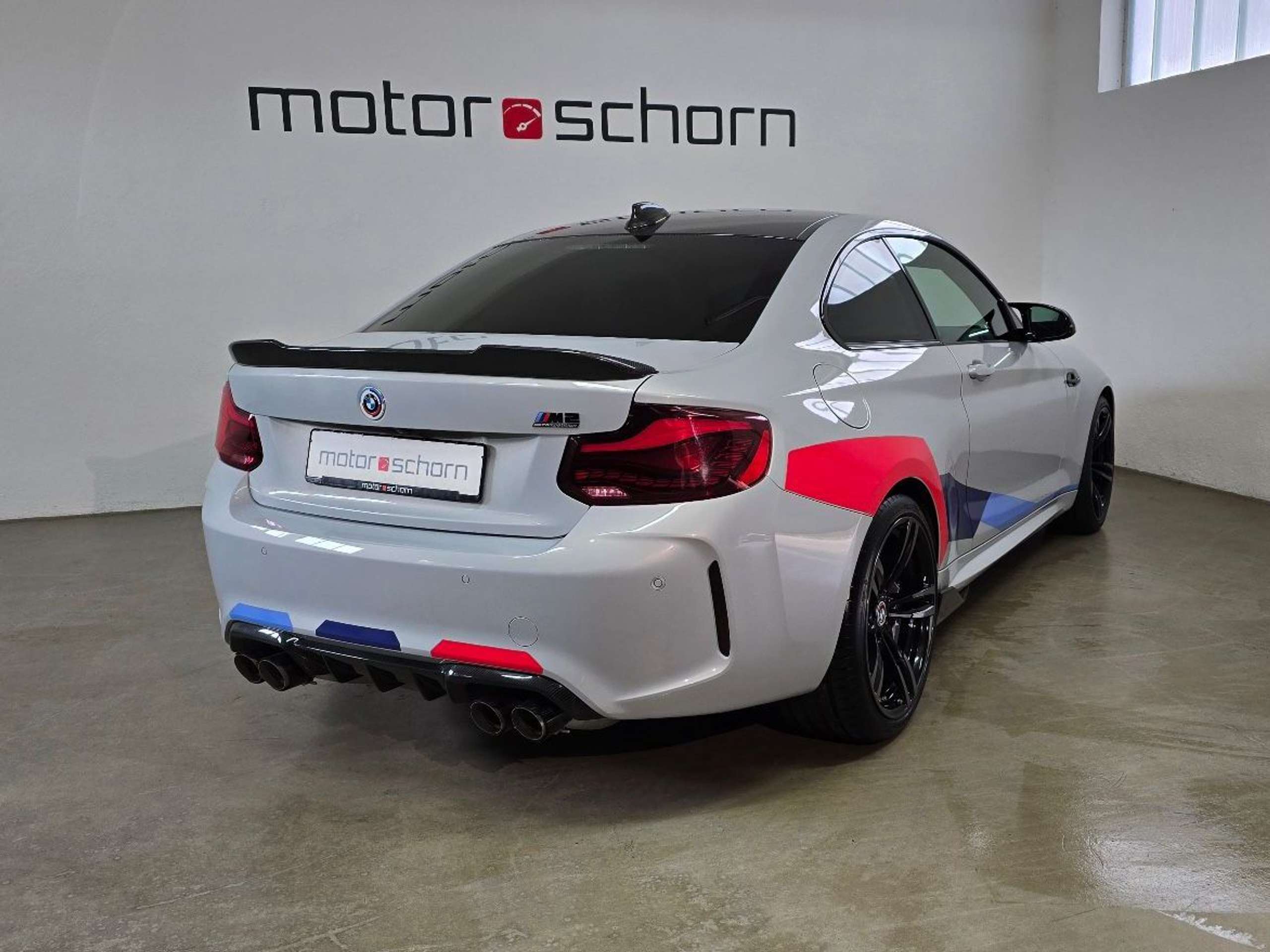 BMW - M2