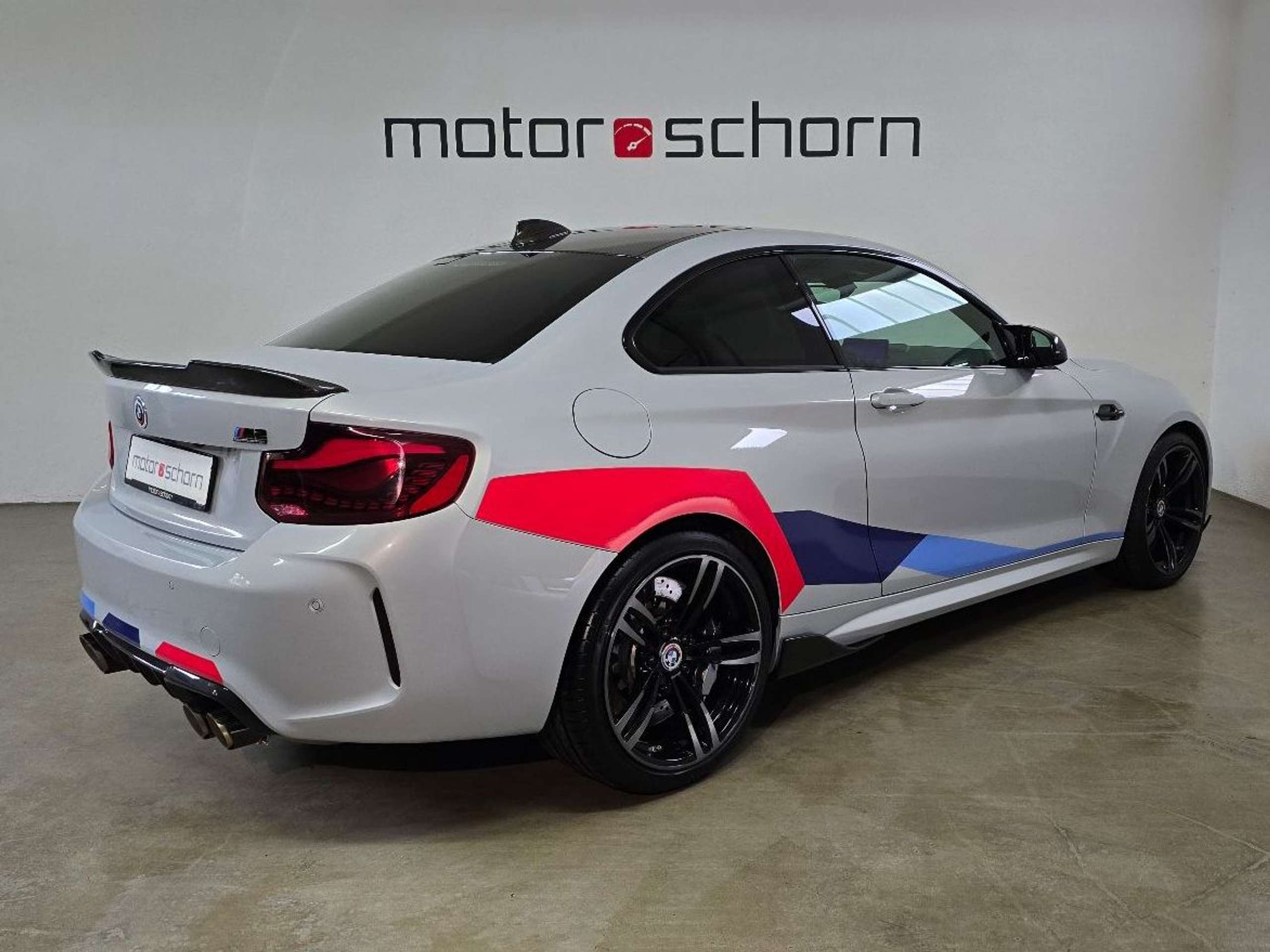 BMW - M2