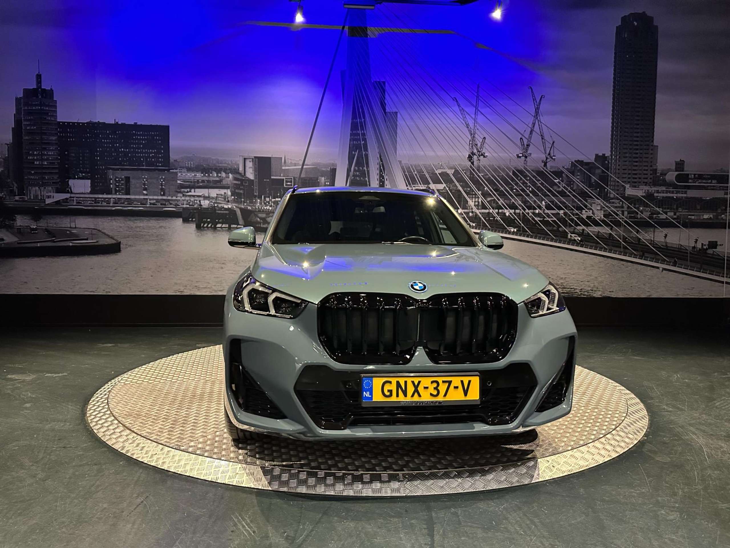 BMW - X1