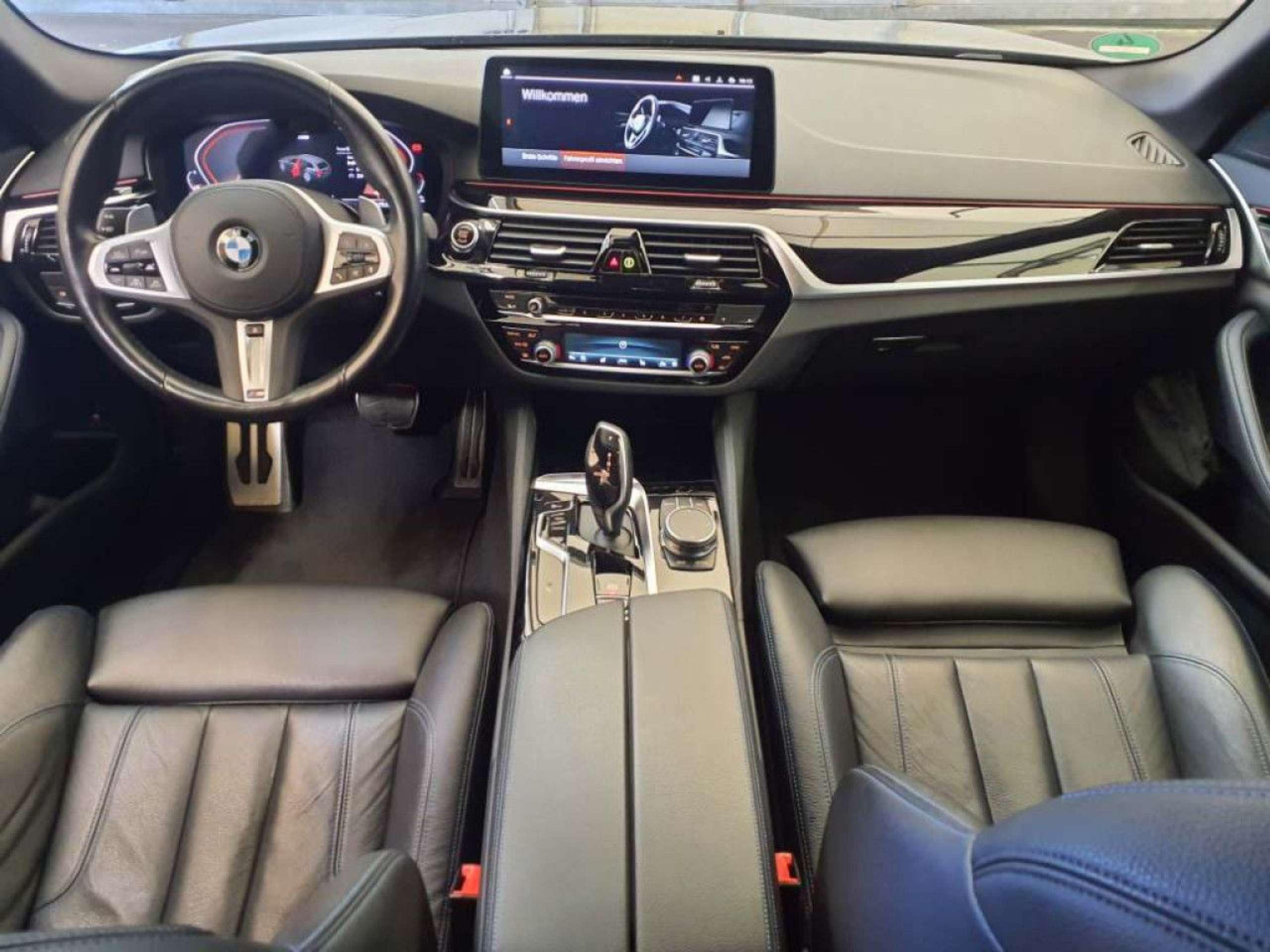 BMW - 530