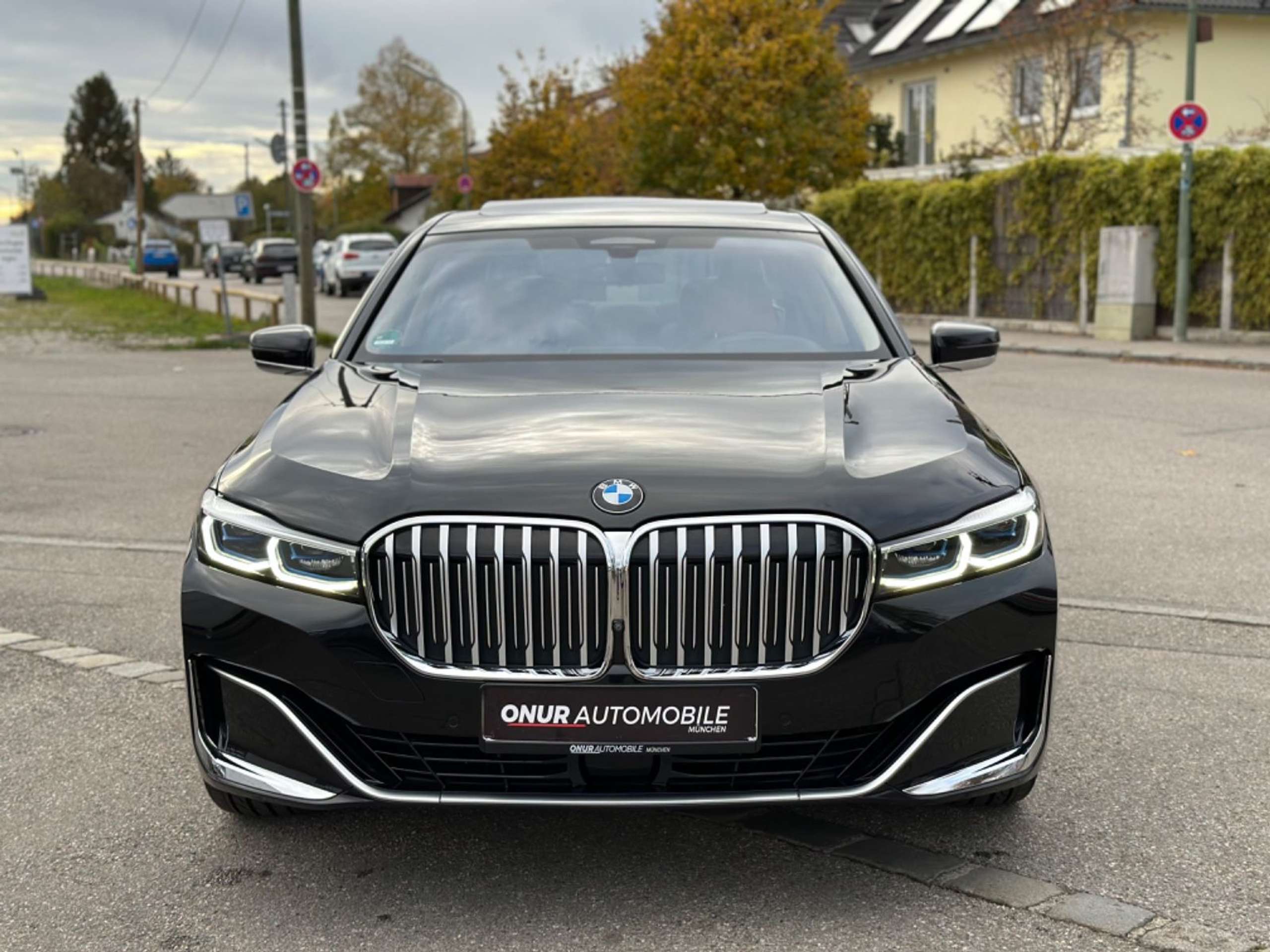 BMW - 730