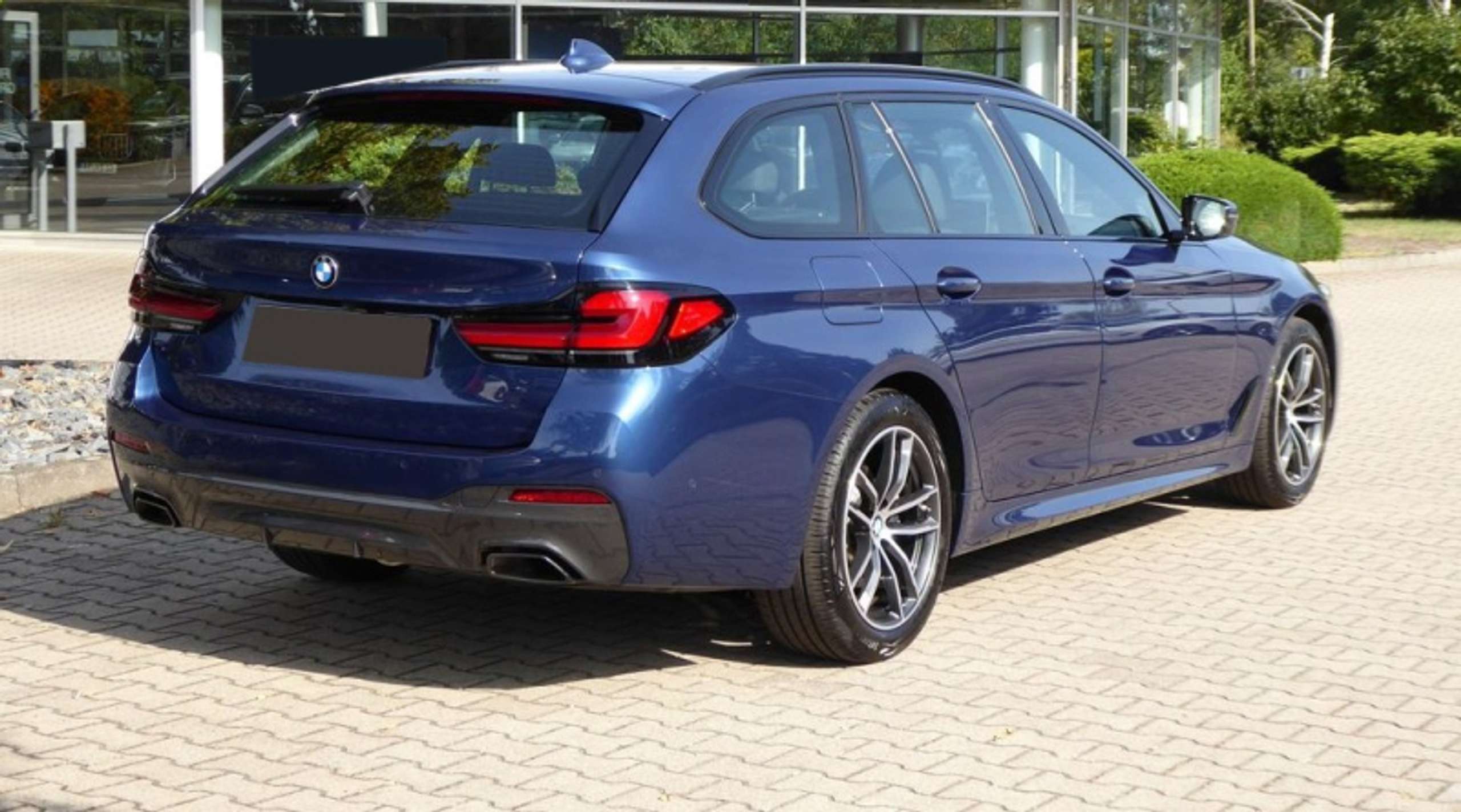 BMW - 520