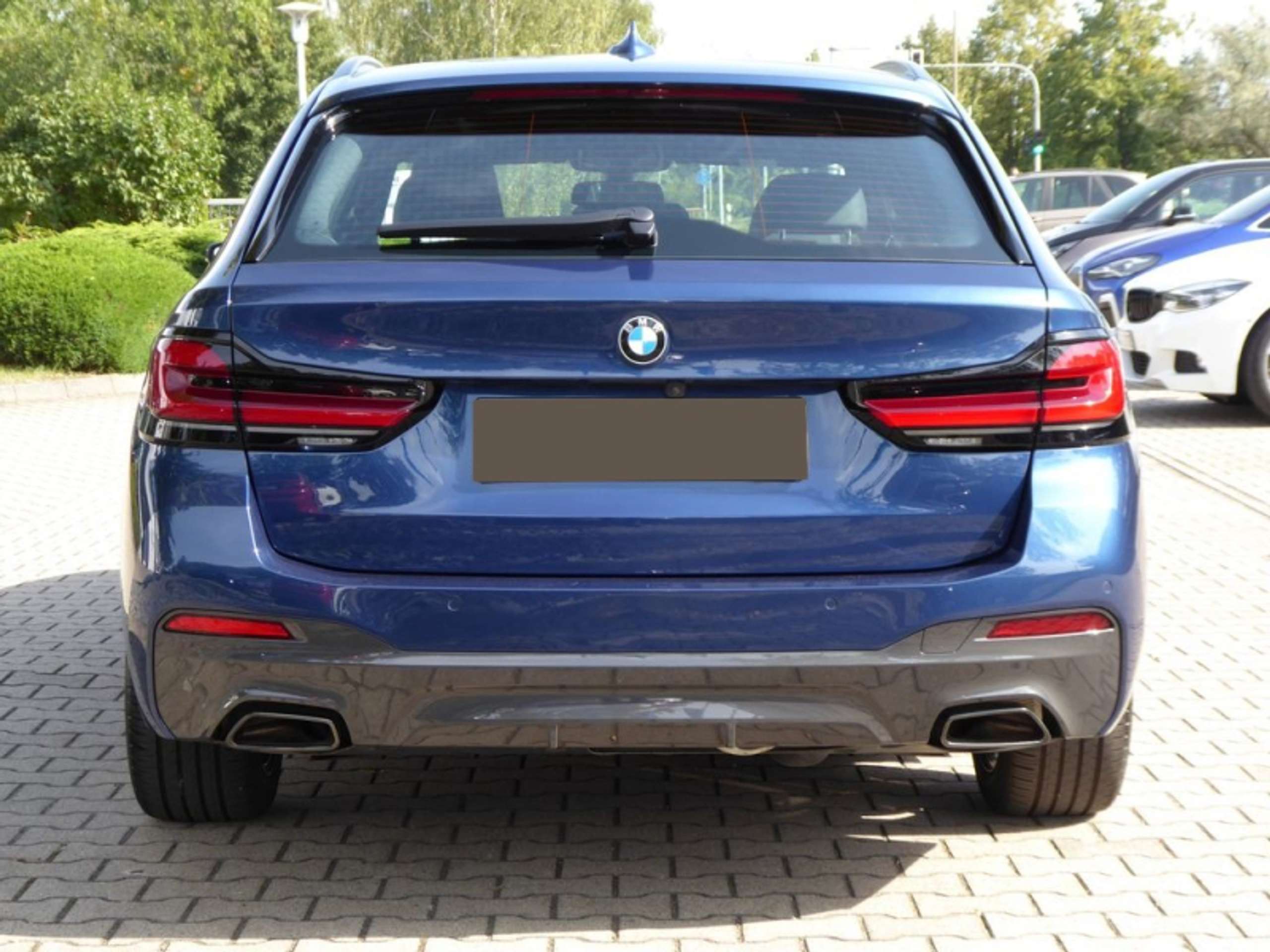 BMW - 520