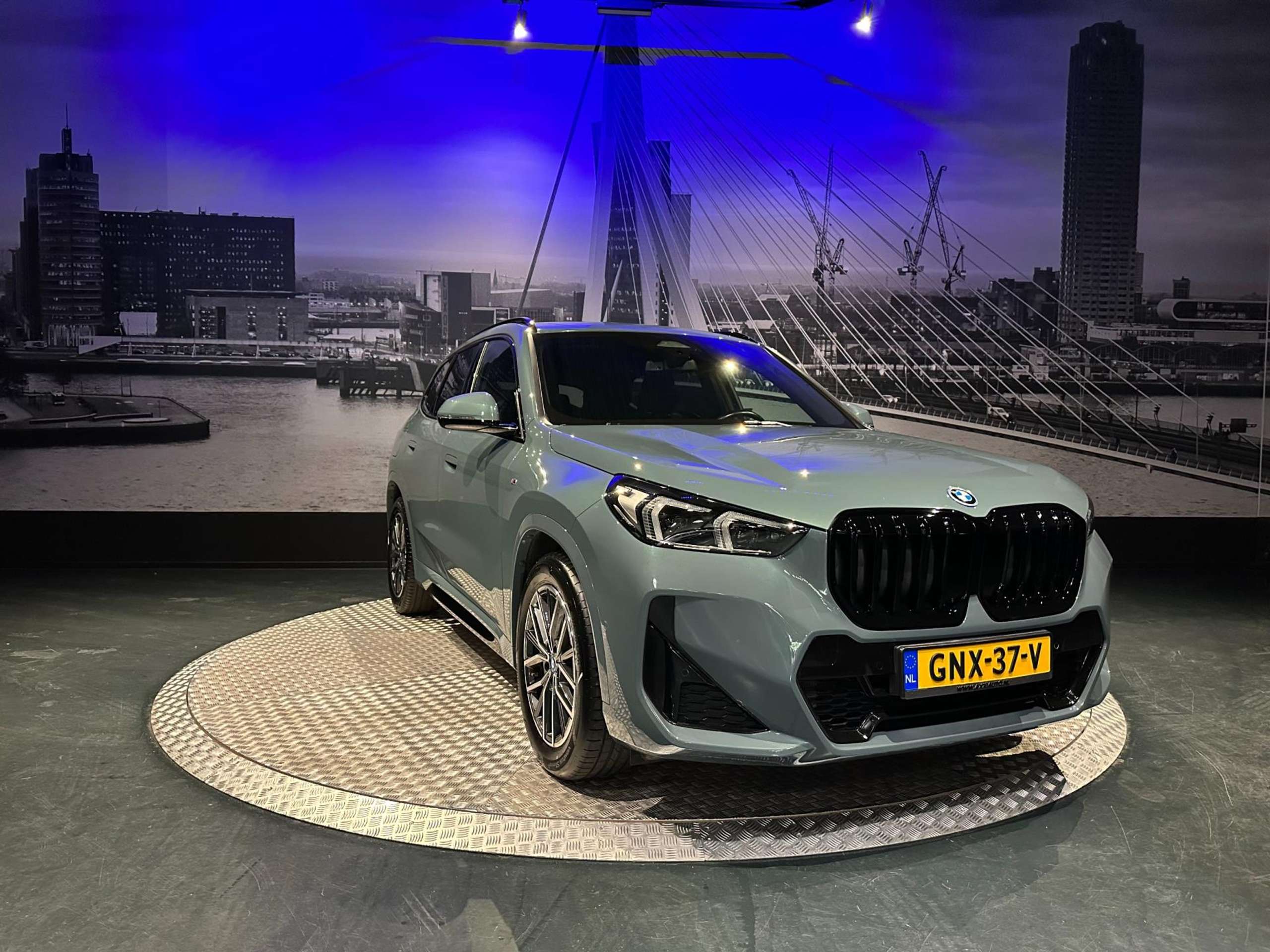 BMW - X1