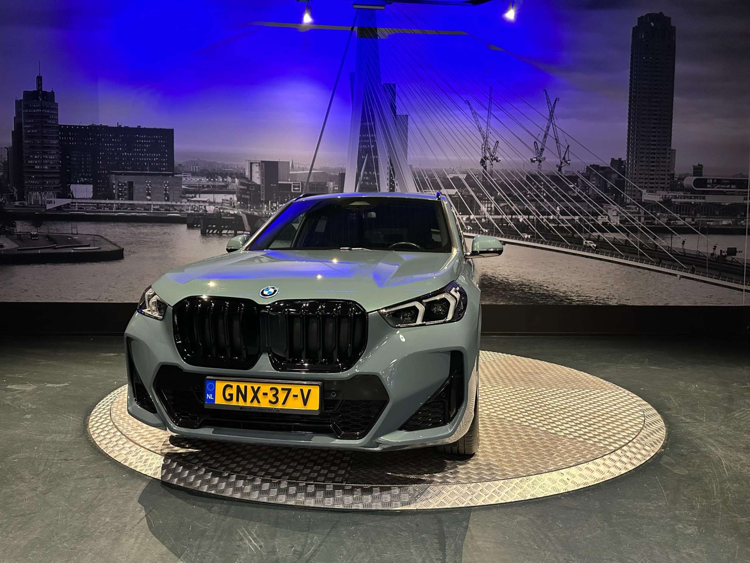 BMW - X1