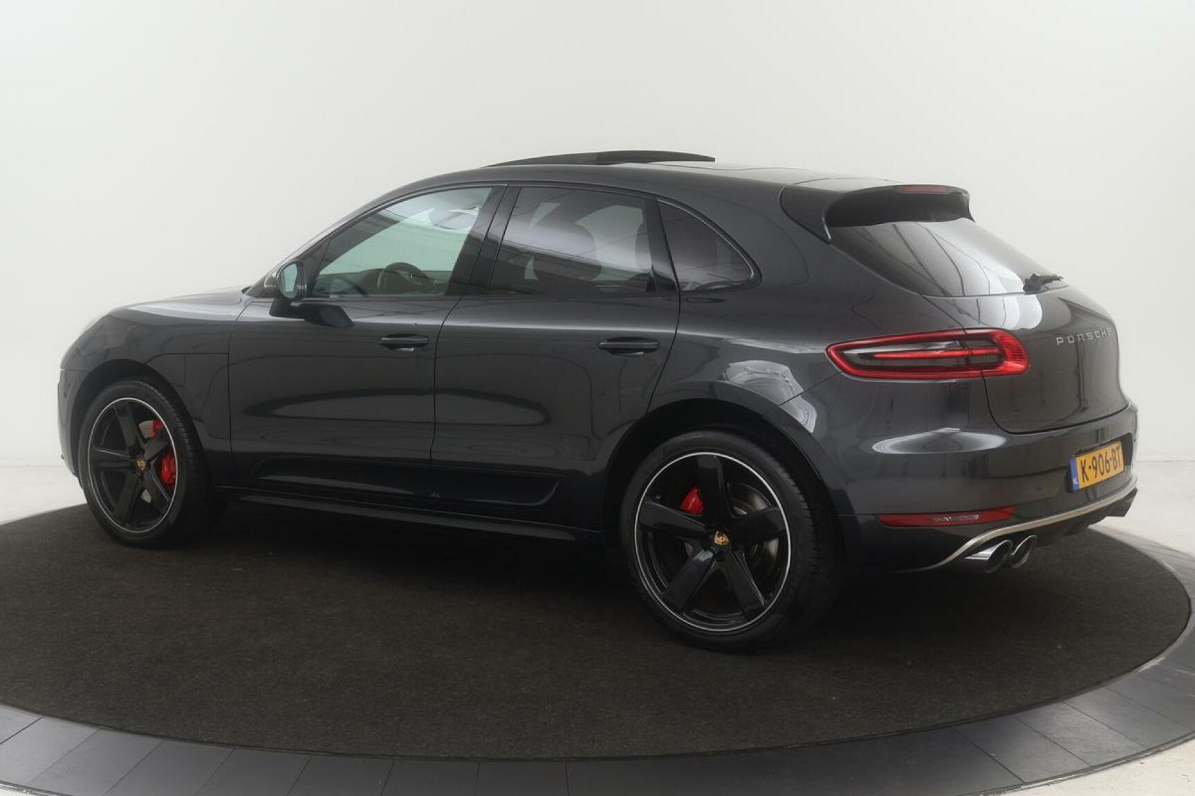 Porsche - Macan