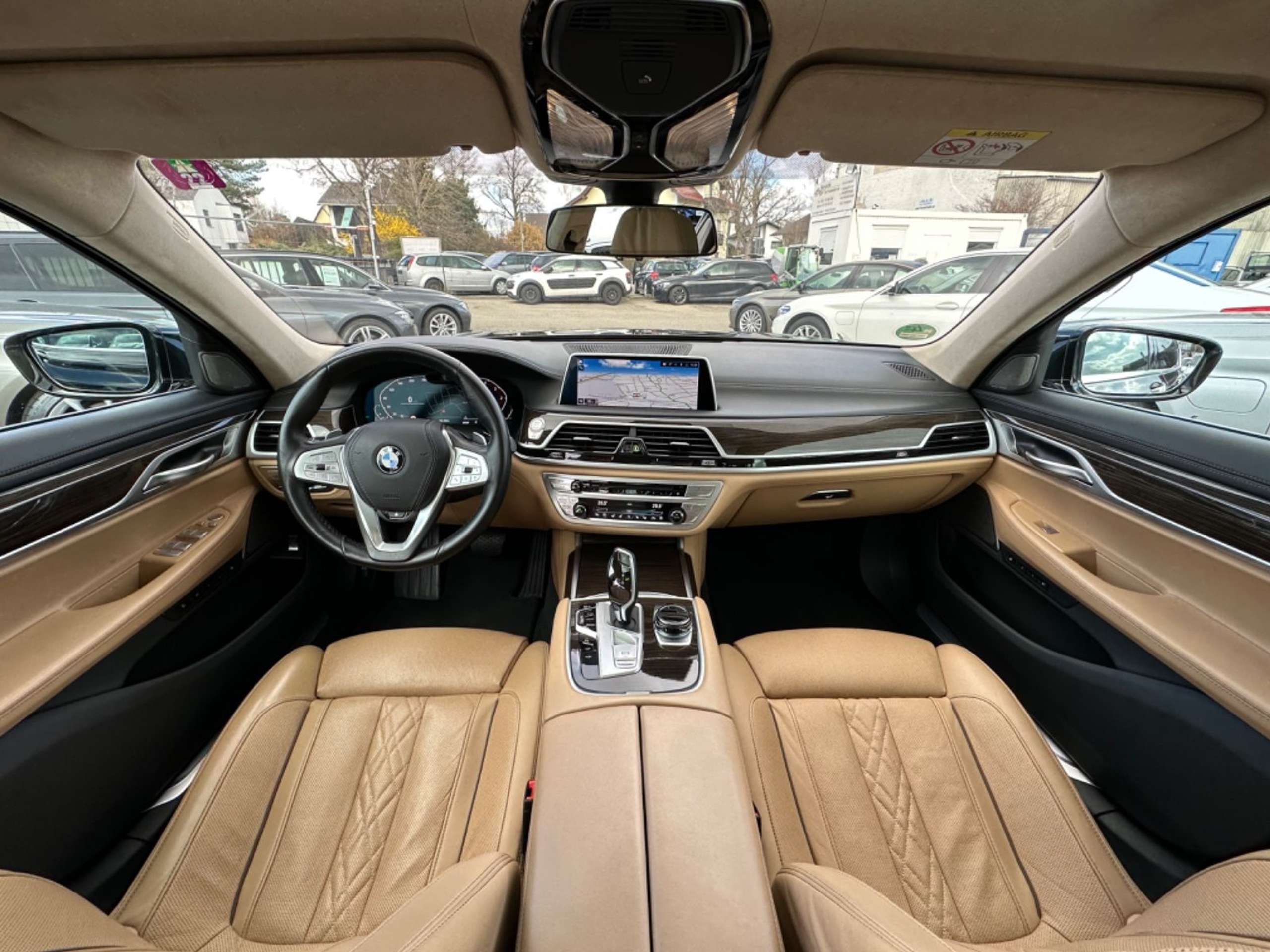 BMW - 730