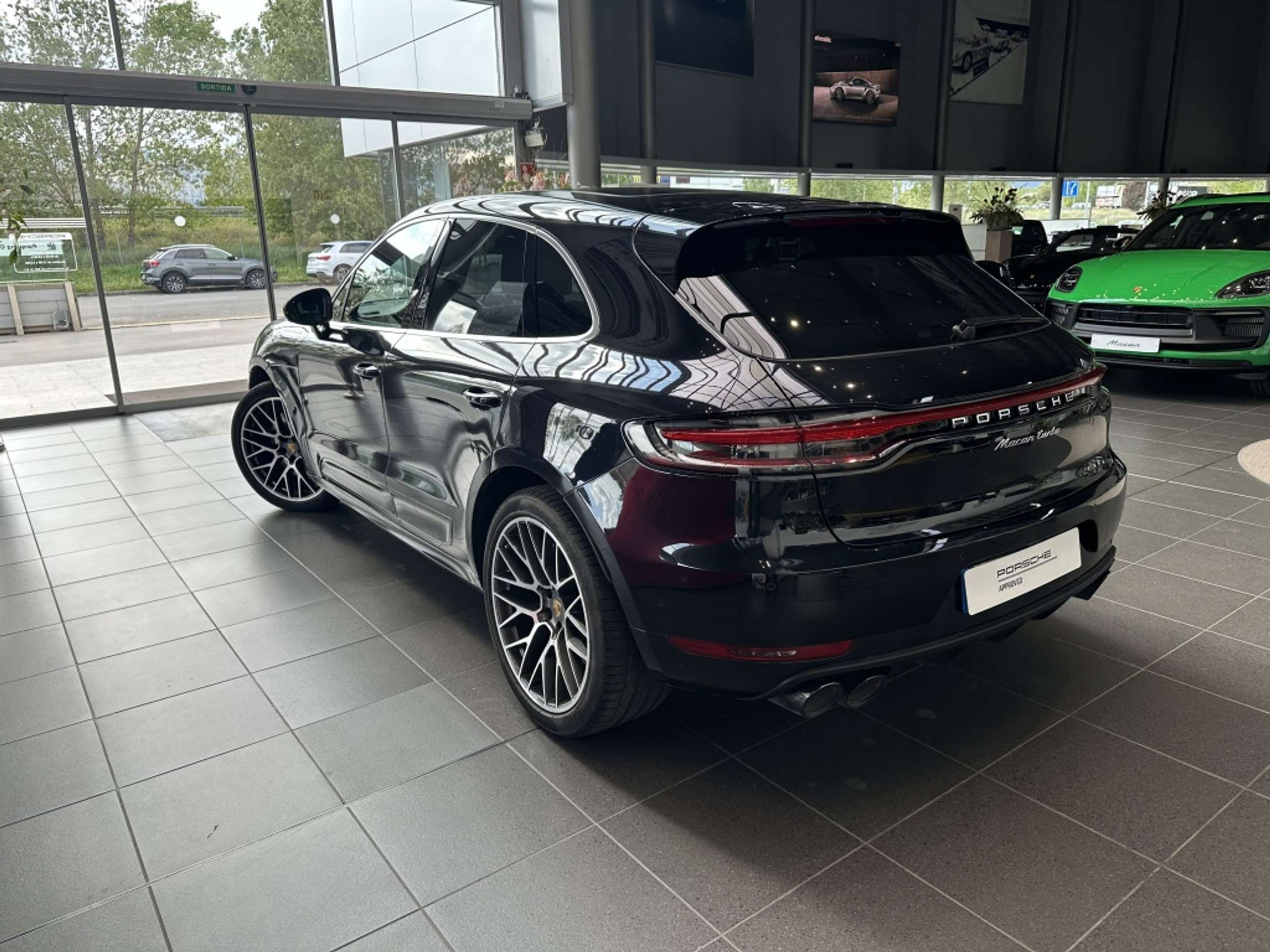 Porsche - Macan