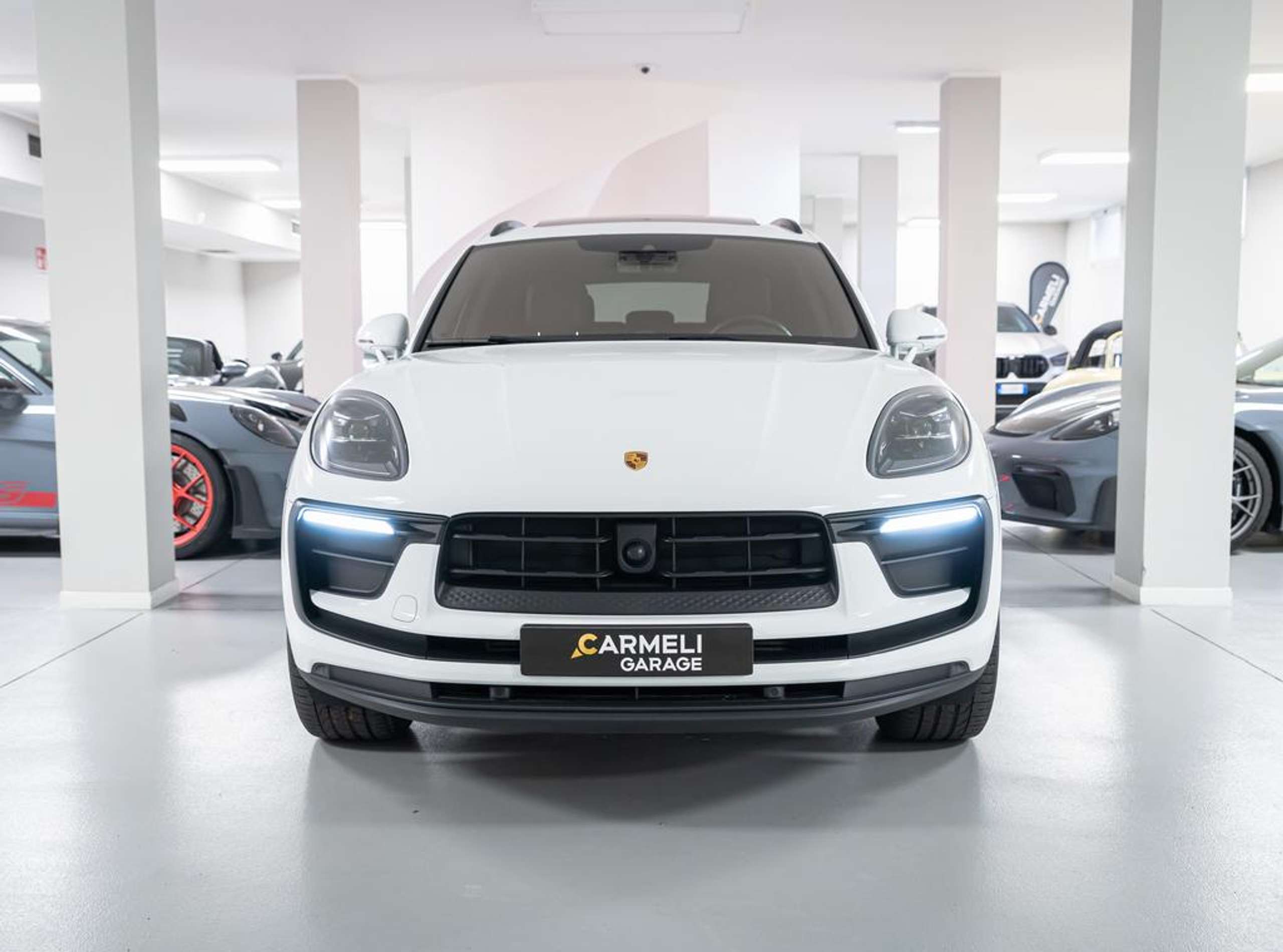 Porsche - Macan