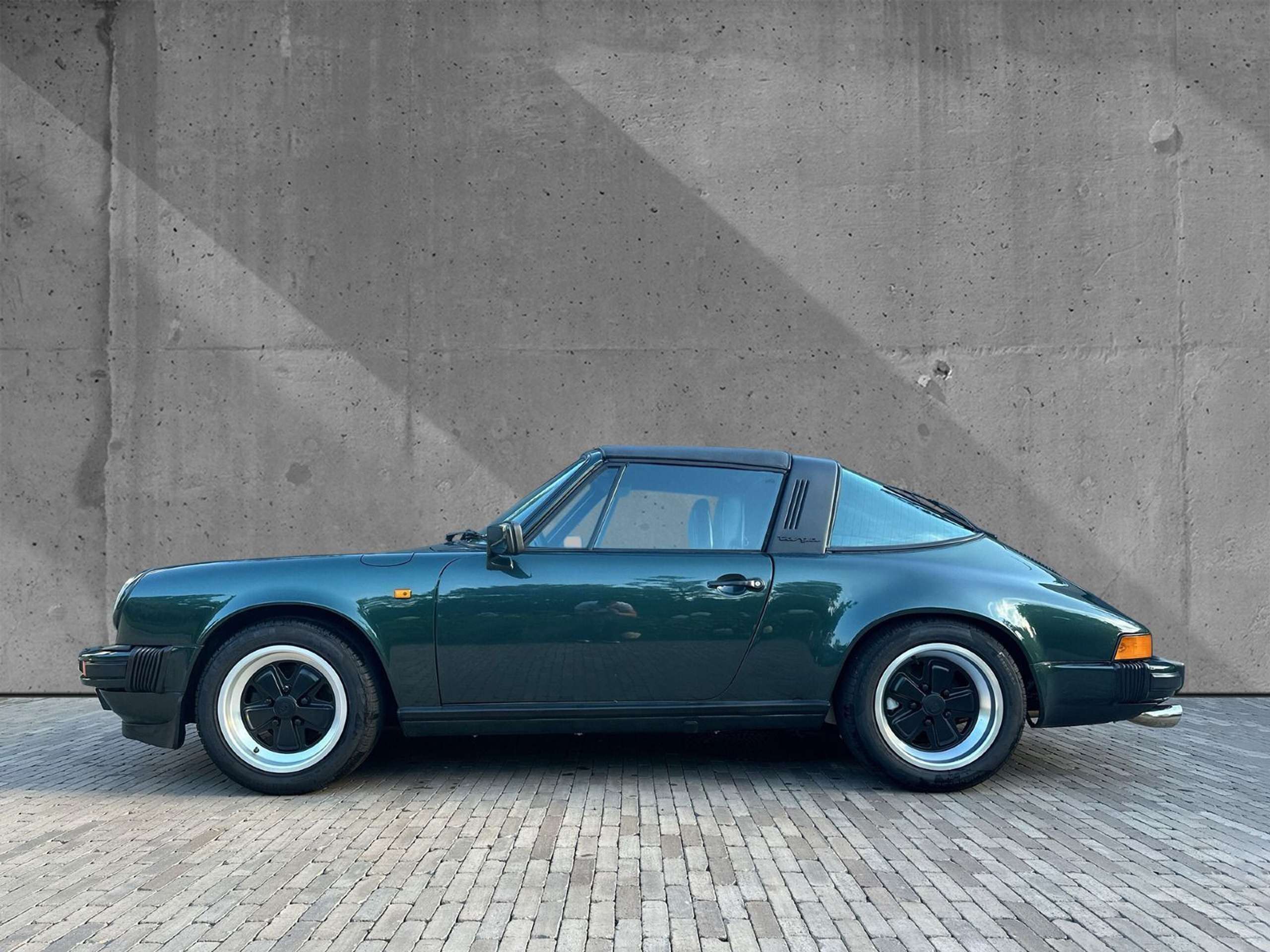 Porsche - 911